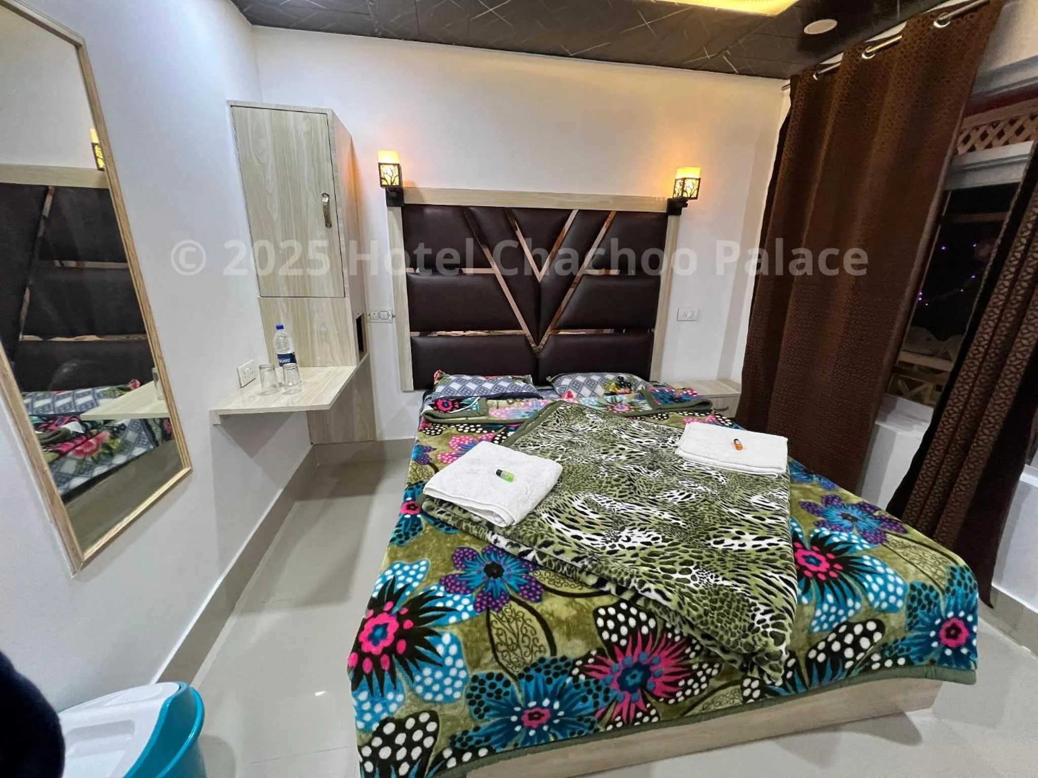 Bed in Hotel Chachoo Palace