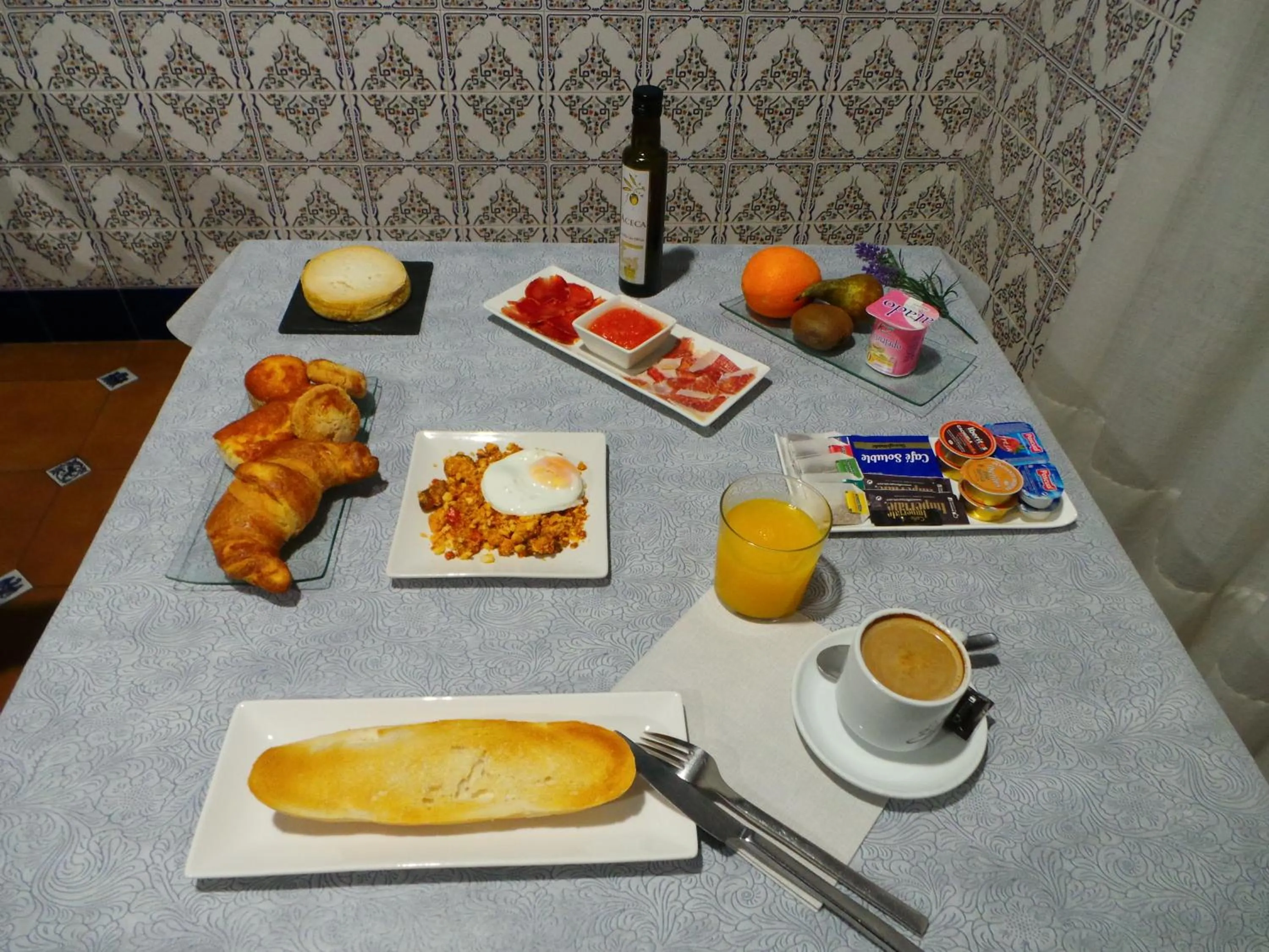 Restaurant/places to eat in Hotel Carvajal