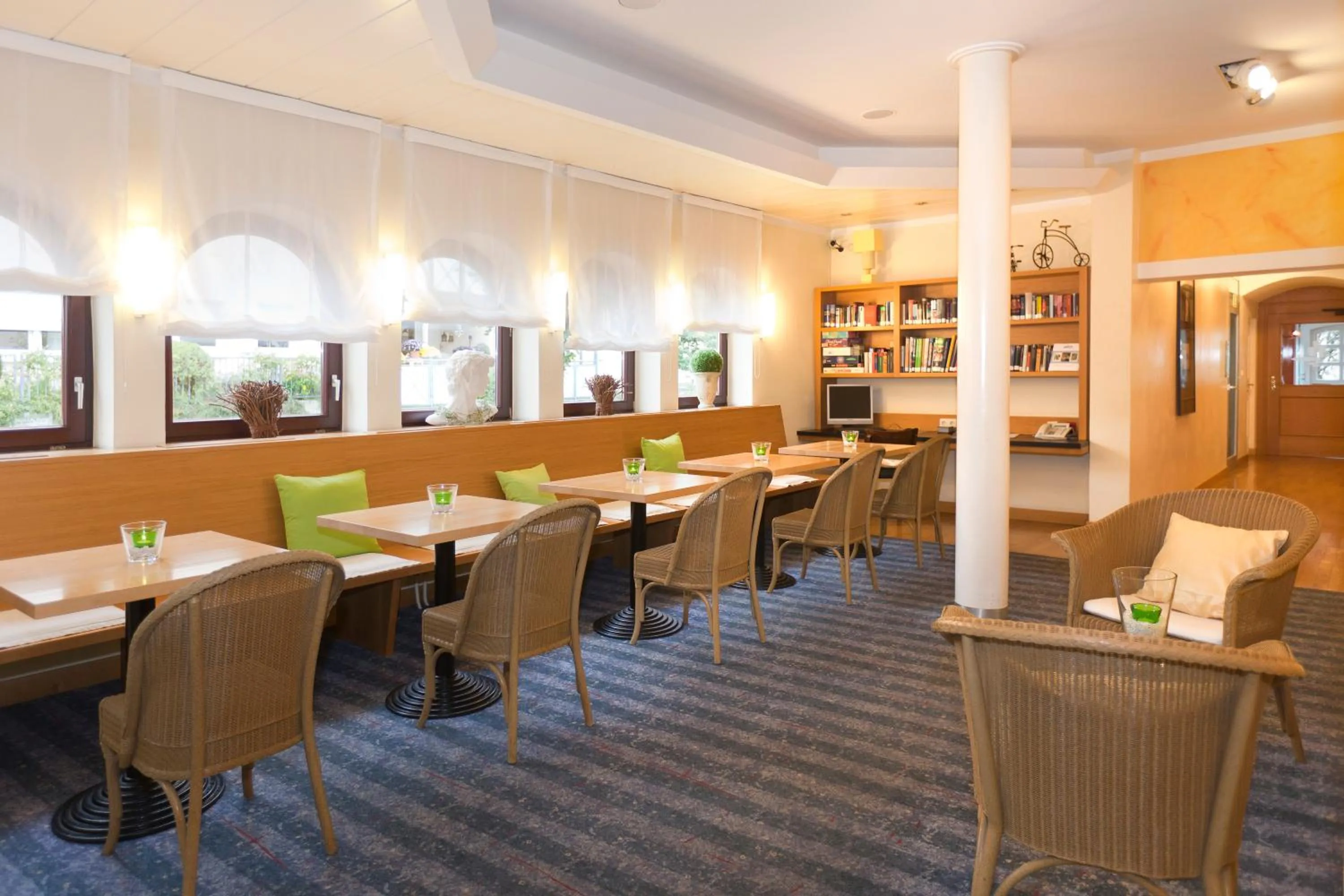 Lounge or bar in Kress Hotel