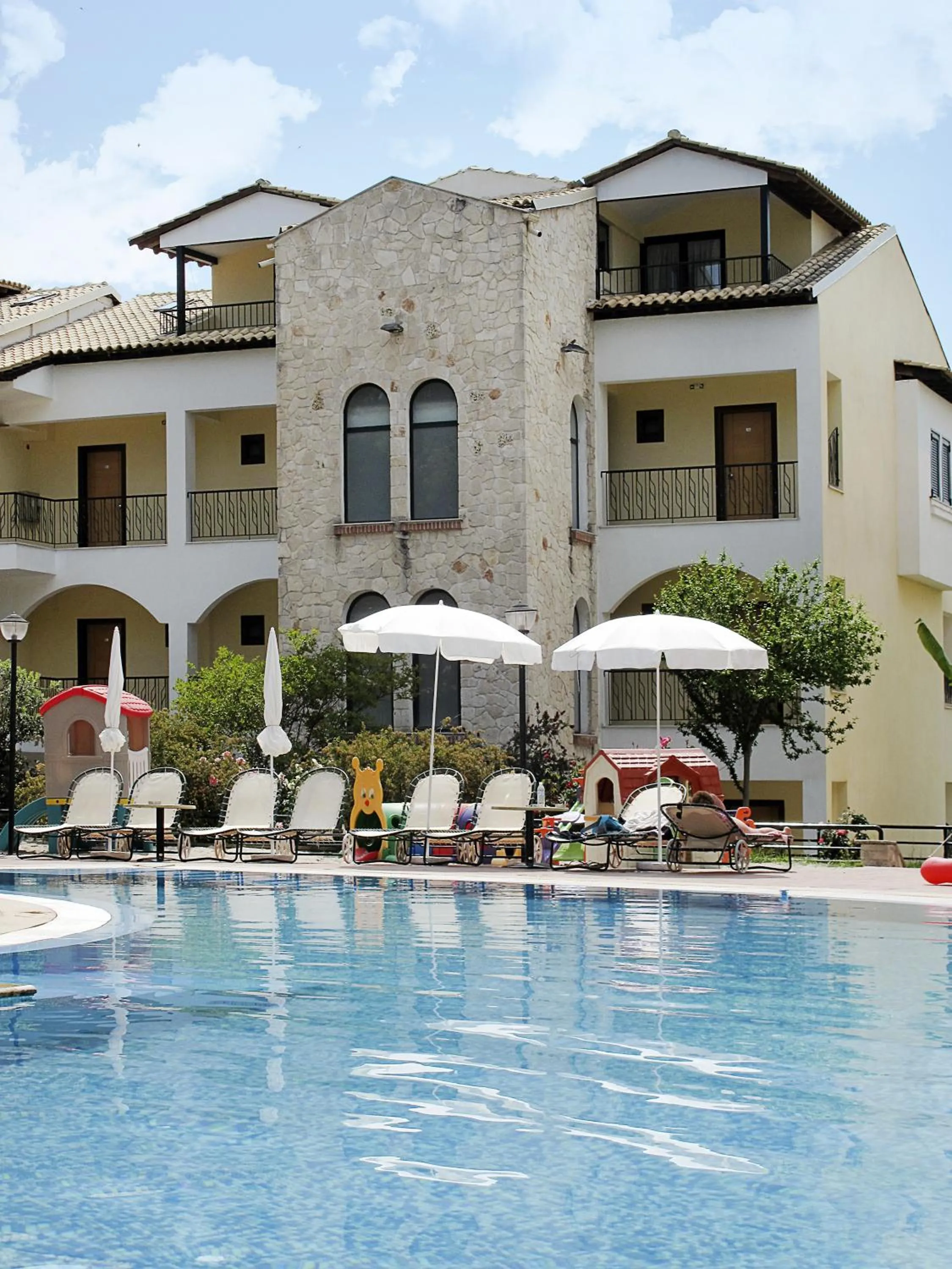 Swimming pool in Lesse Hotel