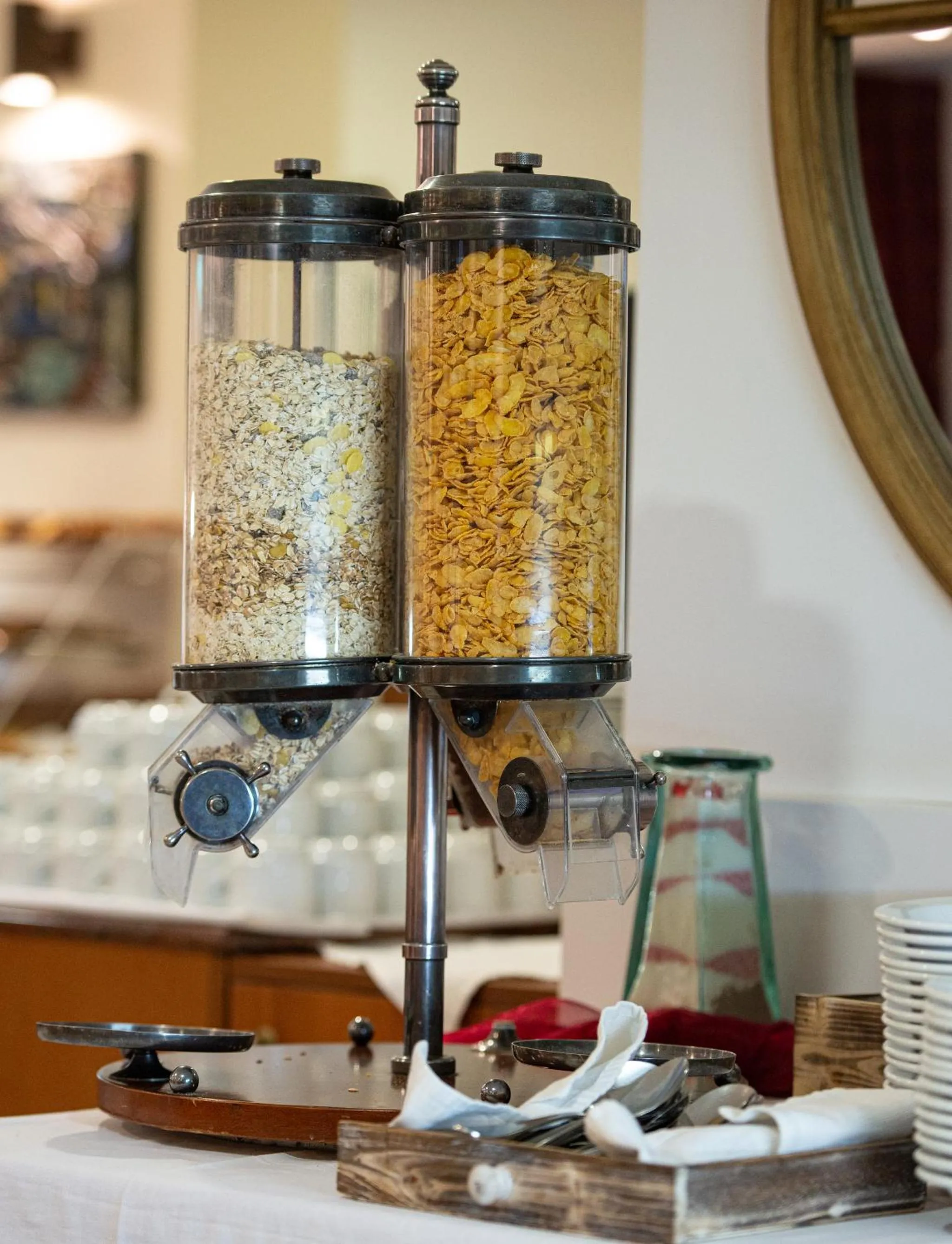 Food and drinks in Lesse Hotel