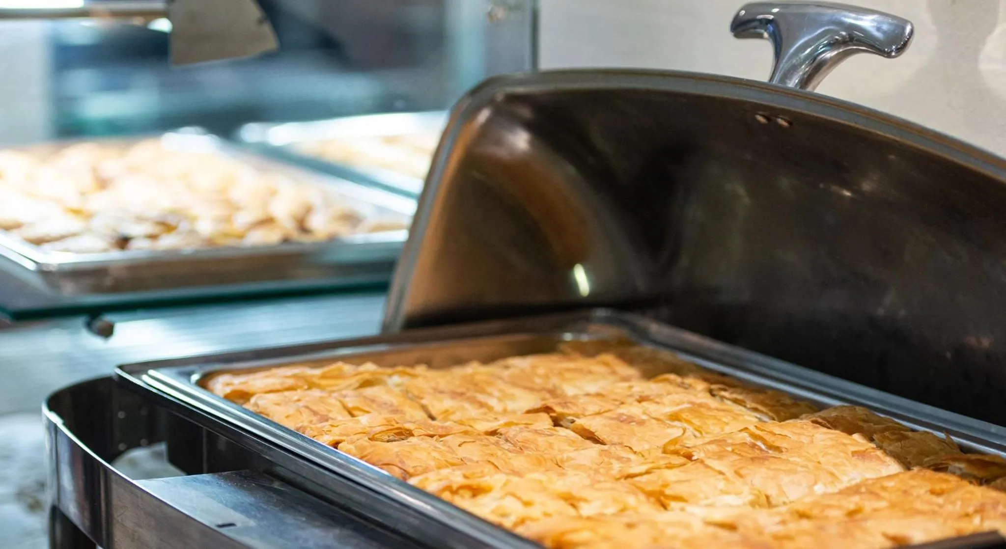 Food and drinks in Lesse Hotel