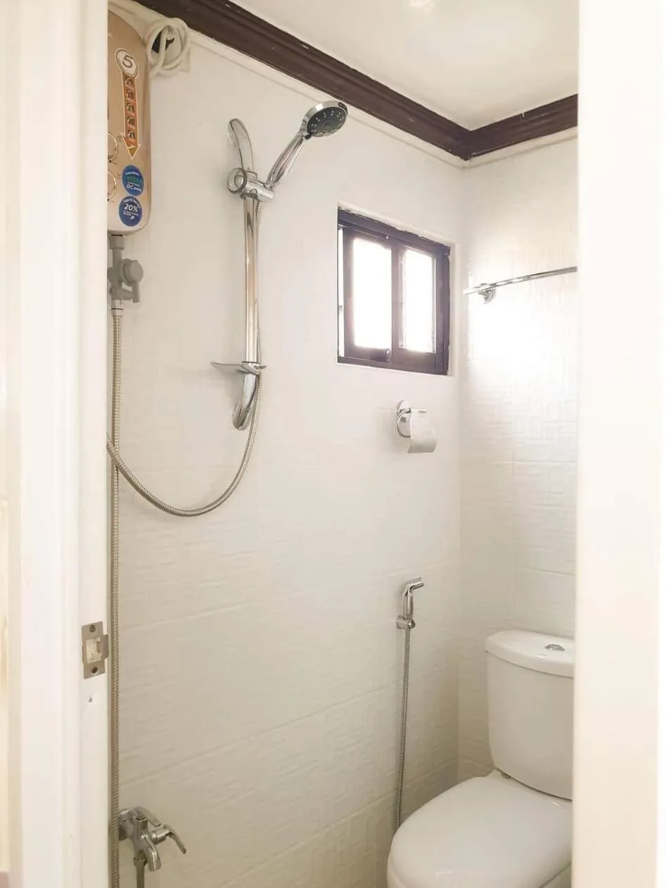 Bathroom in Palompon lodge