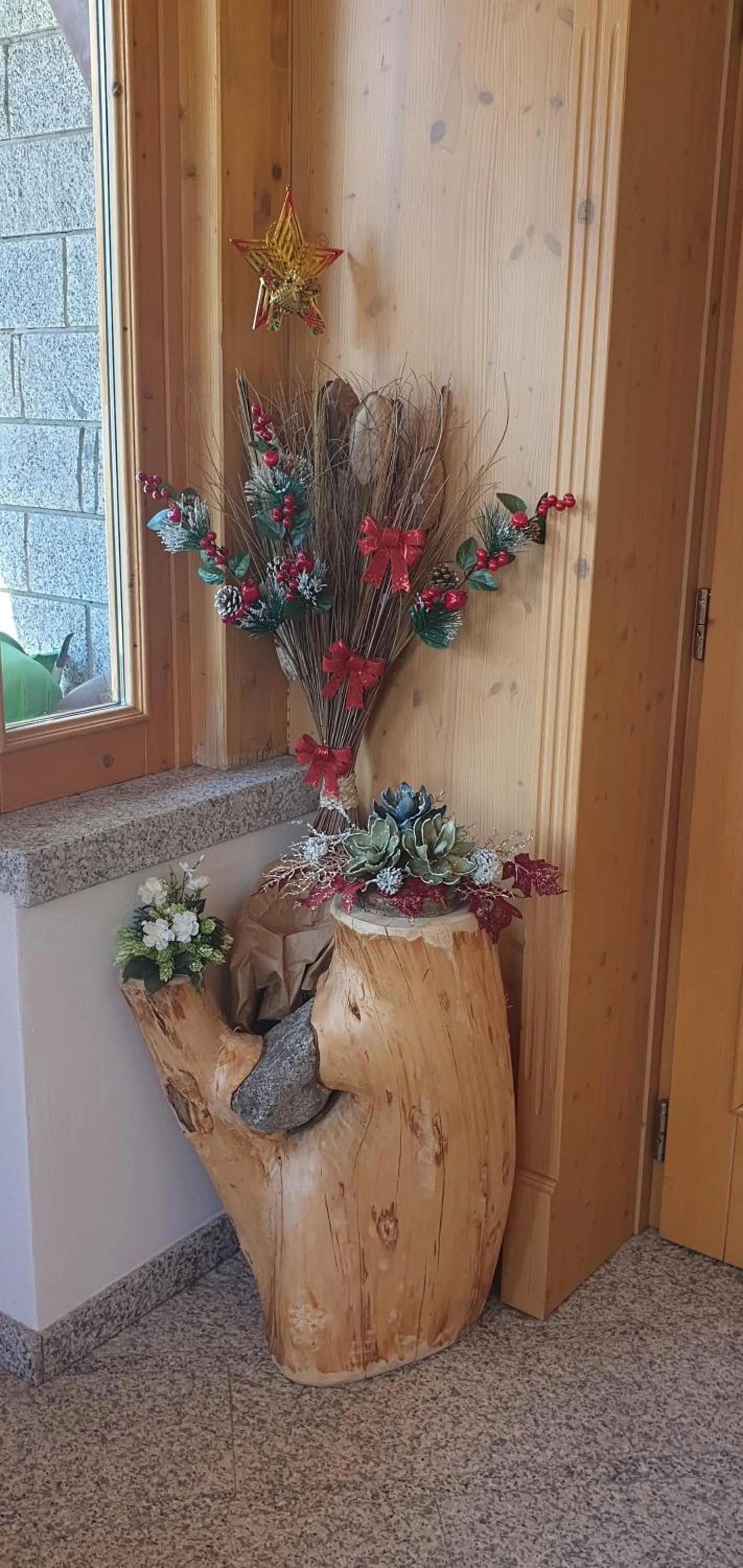 Lobby or reception in Hotel La Roccia