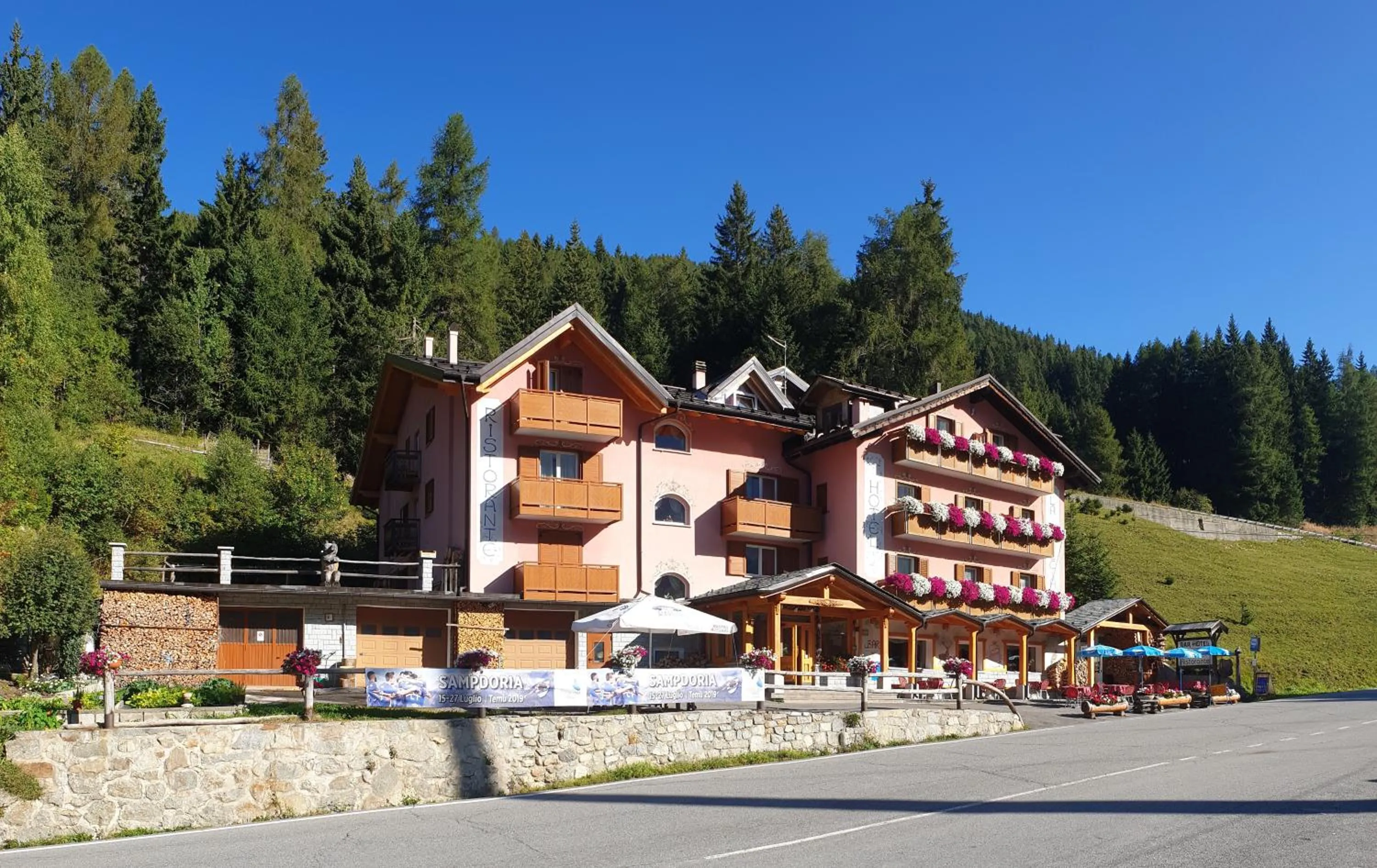 Property building in Hotel La Roccia