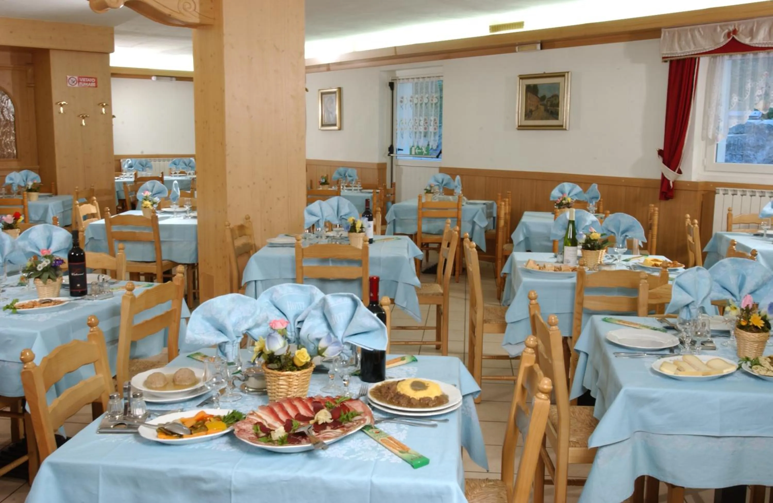 Restaurant/places to eat in Hotel La Roccia