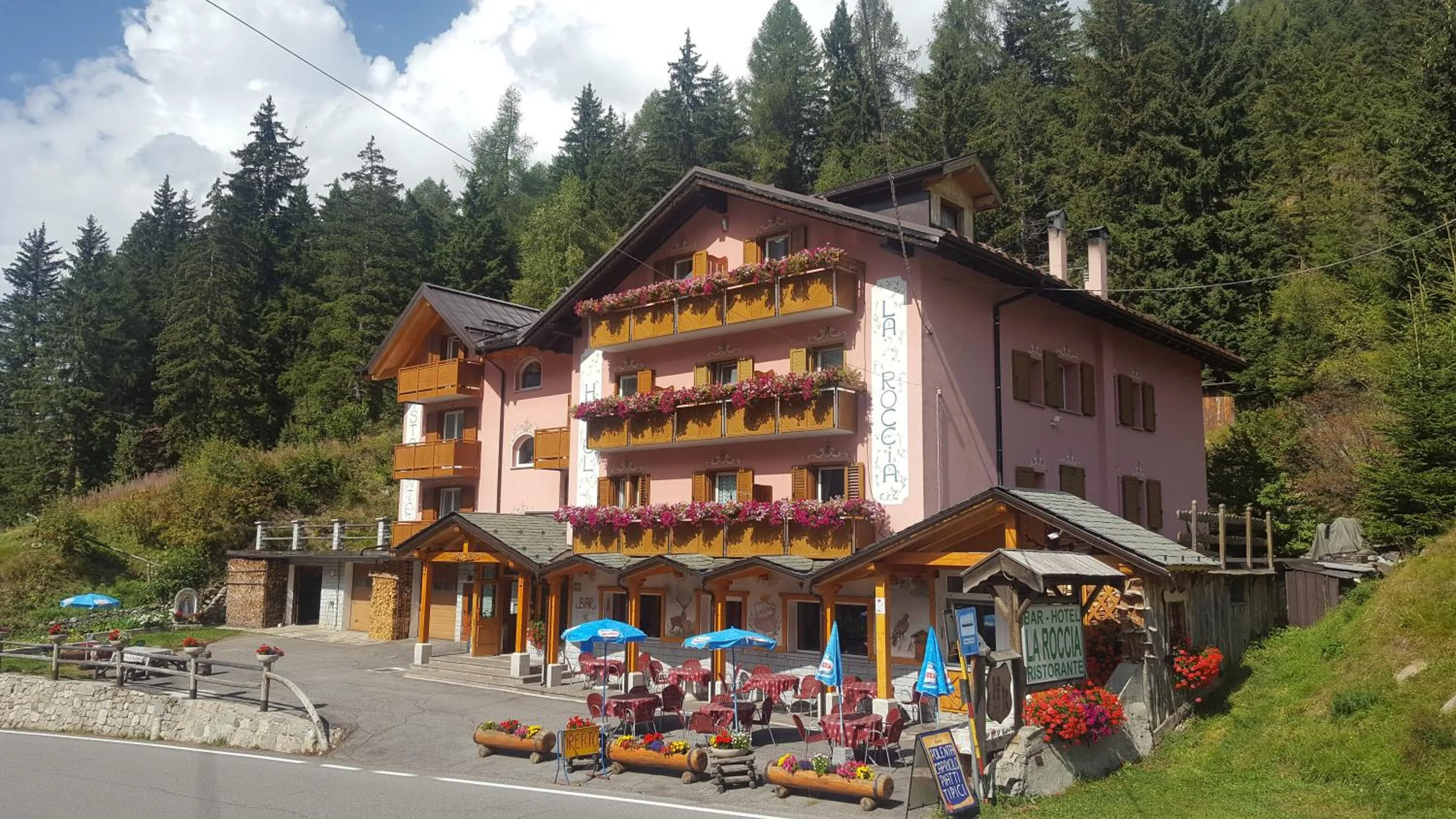 Property building in Hotel La Roccia