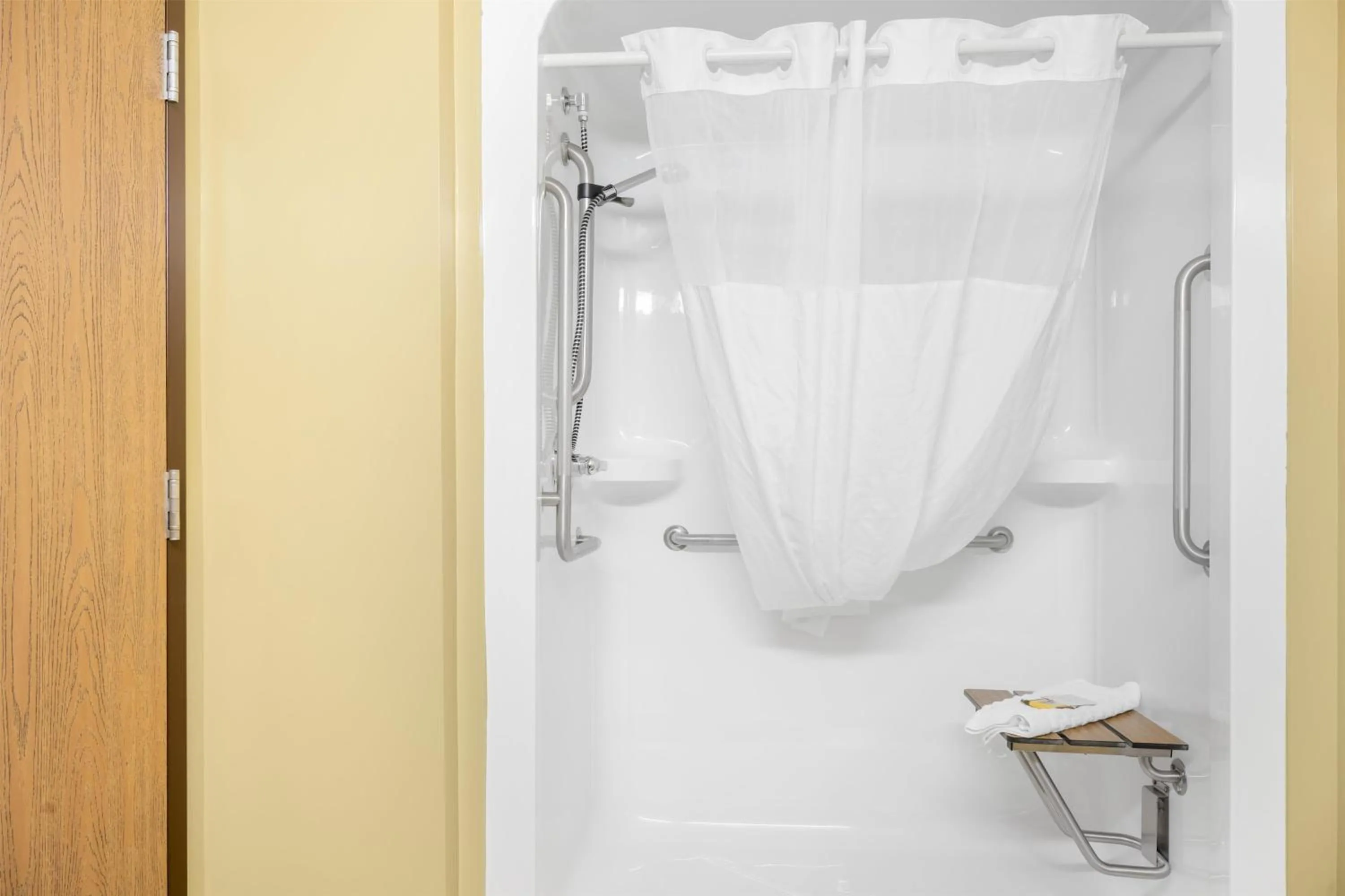 Bathroom in Best Western Plus Grand-Sault Hotel & Suites