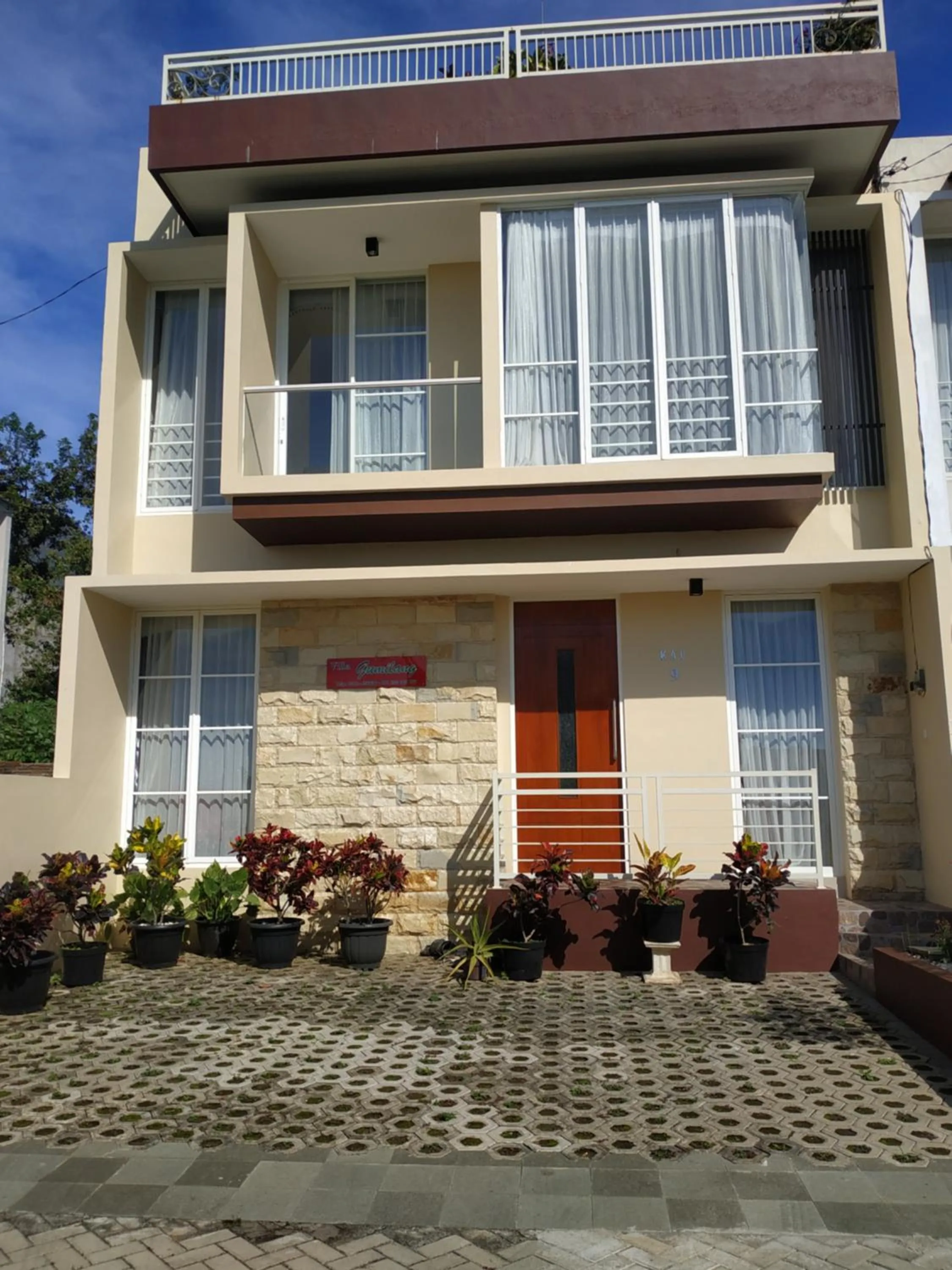 Property building in Villa Gumilang