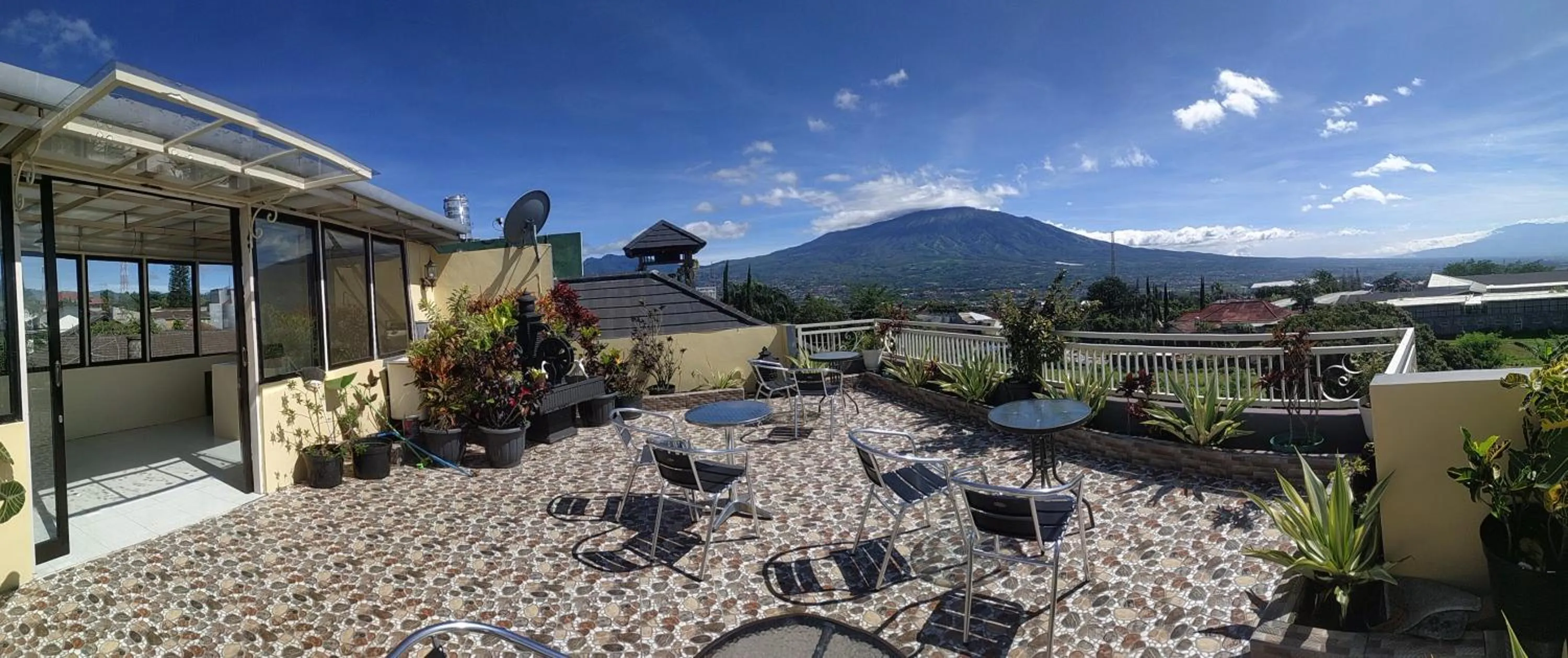 Property building in Villa Gumilang