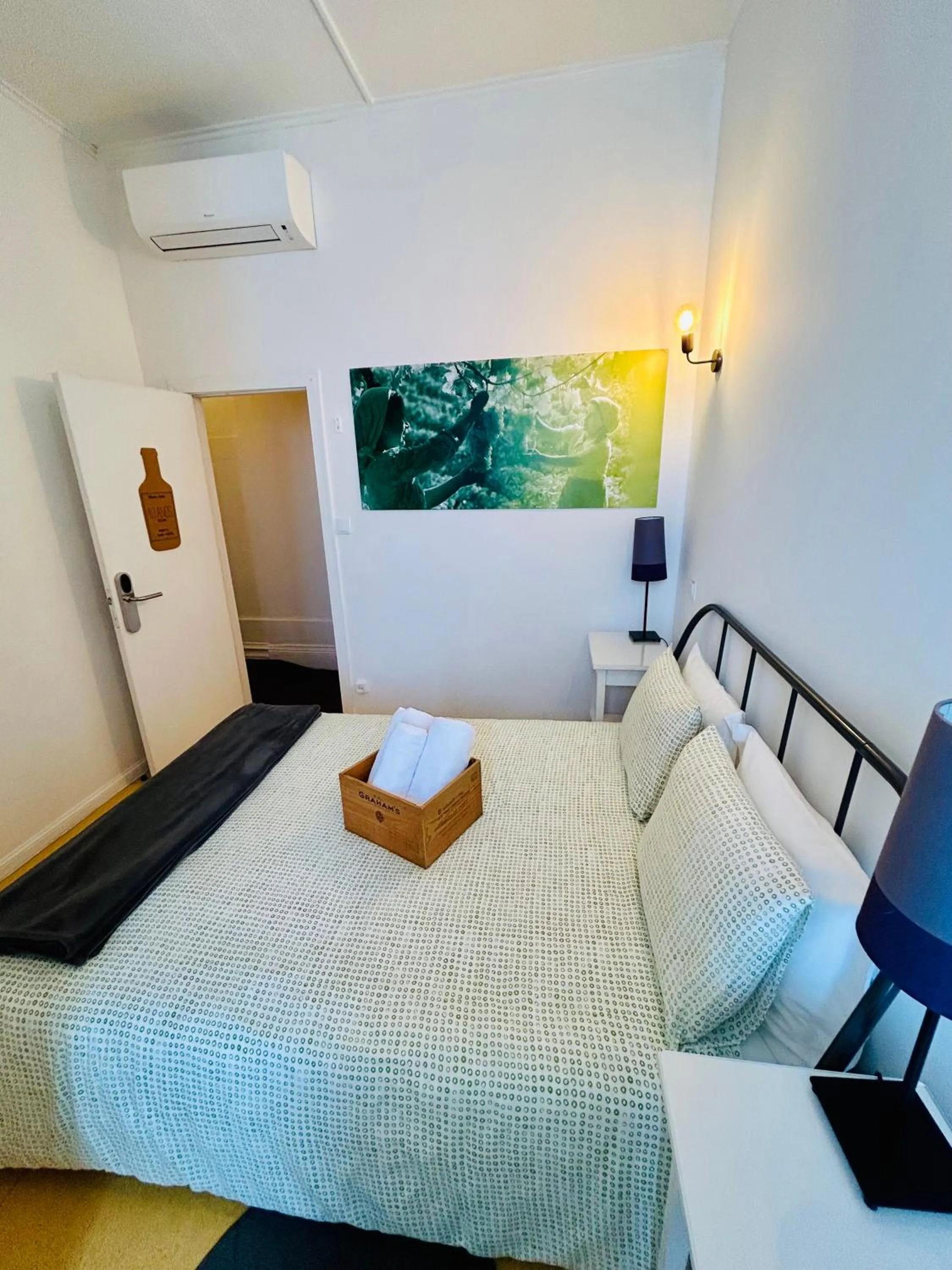 Coffee/tea facilities, Bed in Porto Wine Hostel