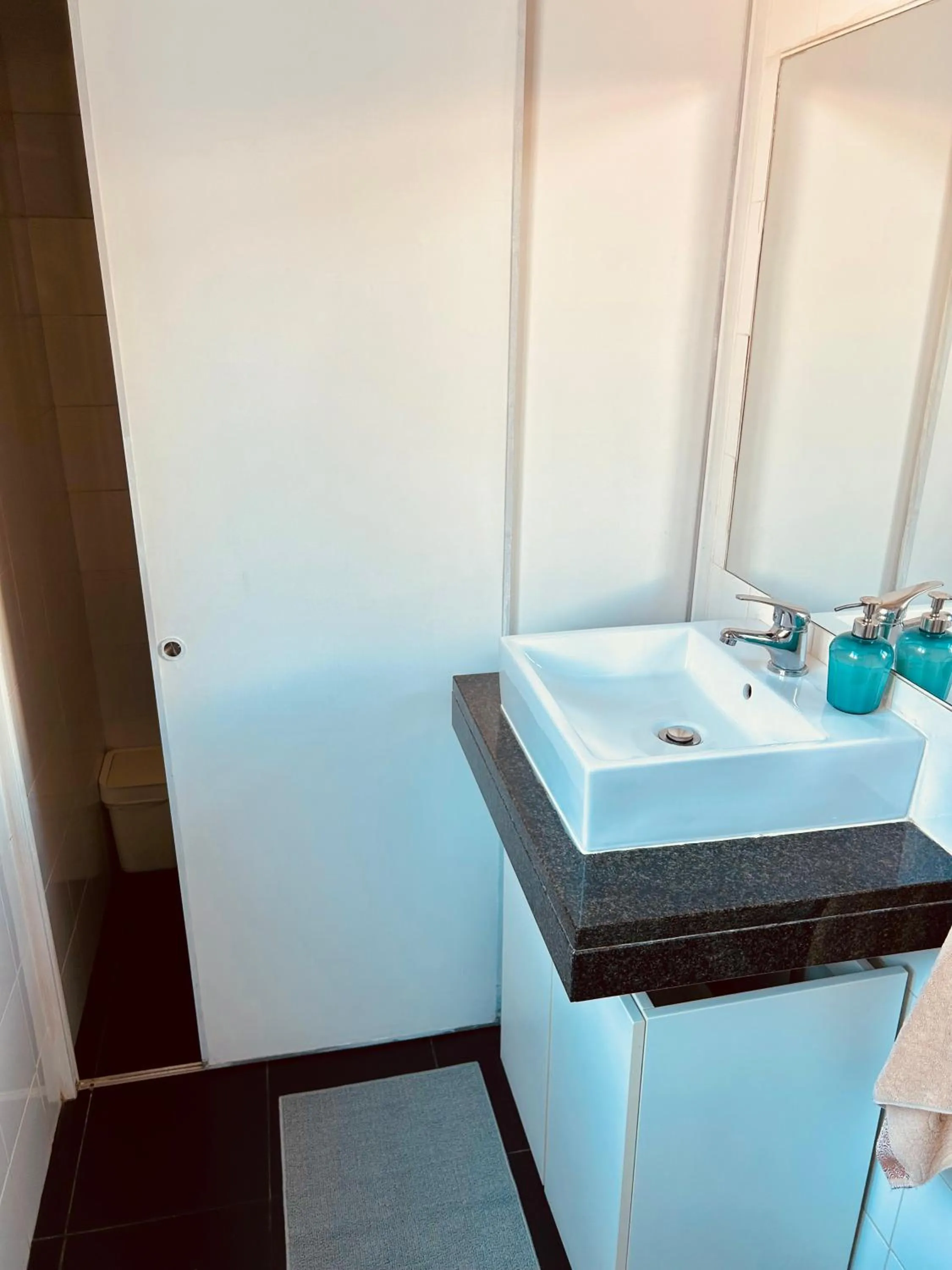 Shower in Porto Wine Hostel