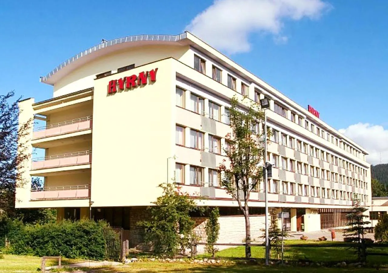 Property building in Hyrny