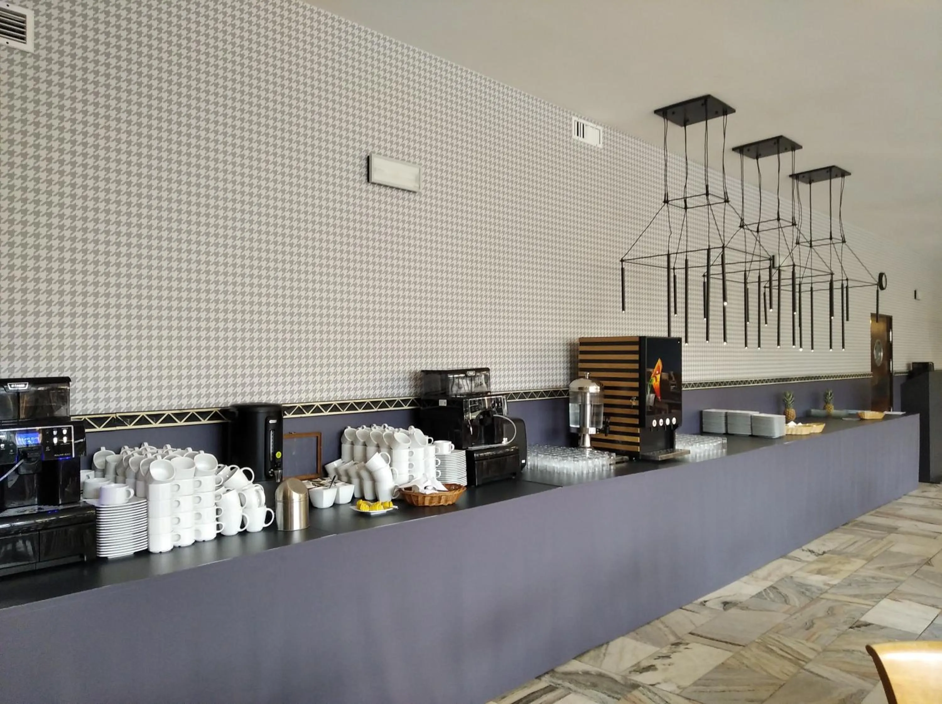 Restaurant/places to eat in Hyrny