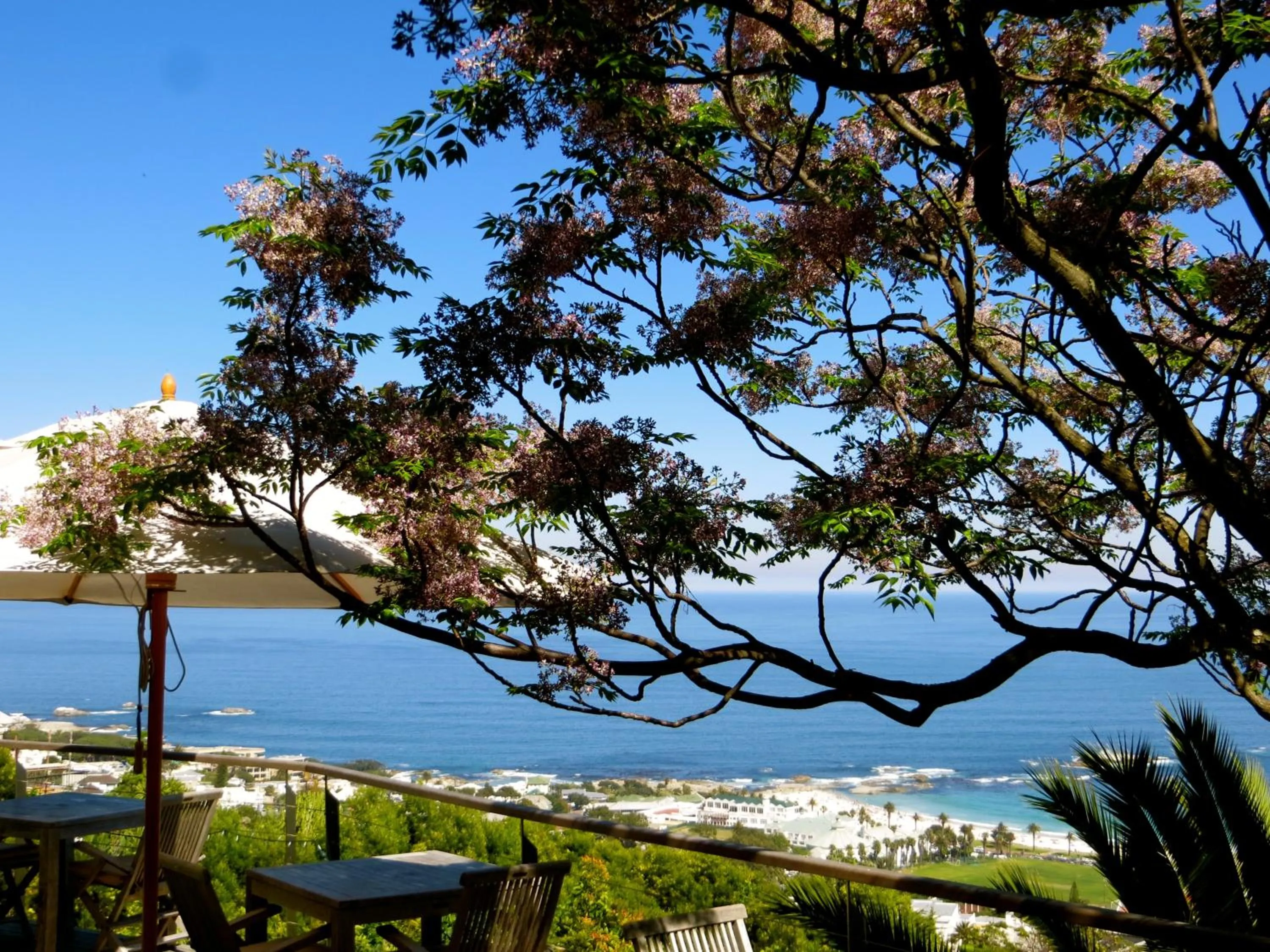 Patio in Boutique@10