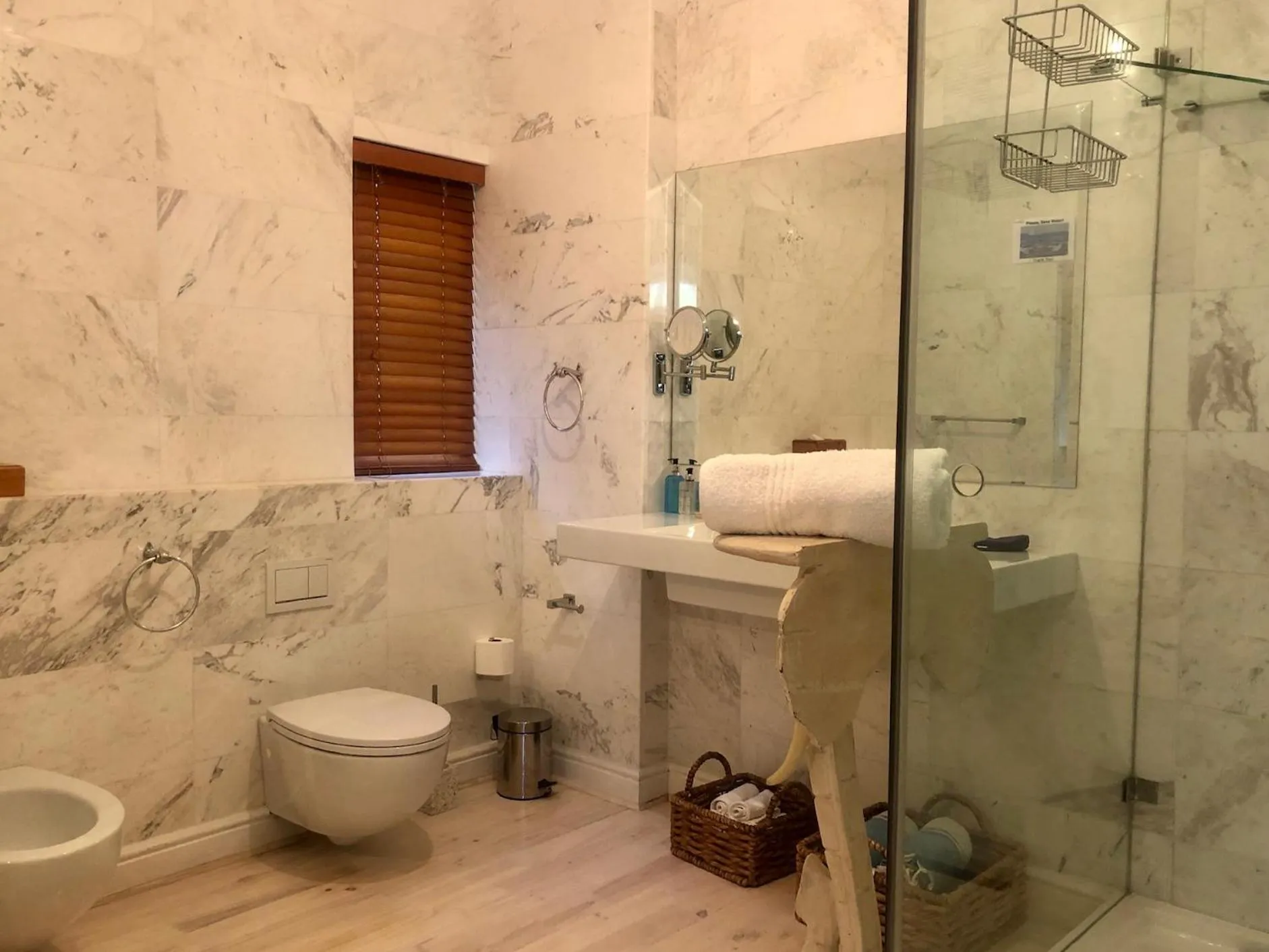 Bathroom in Boutique@10