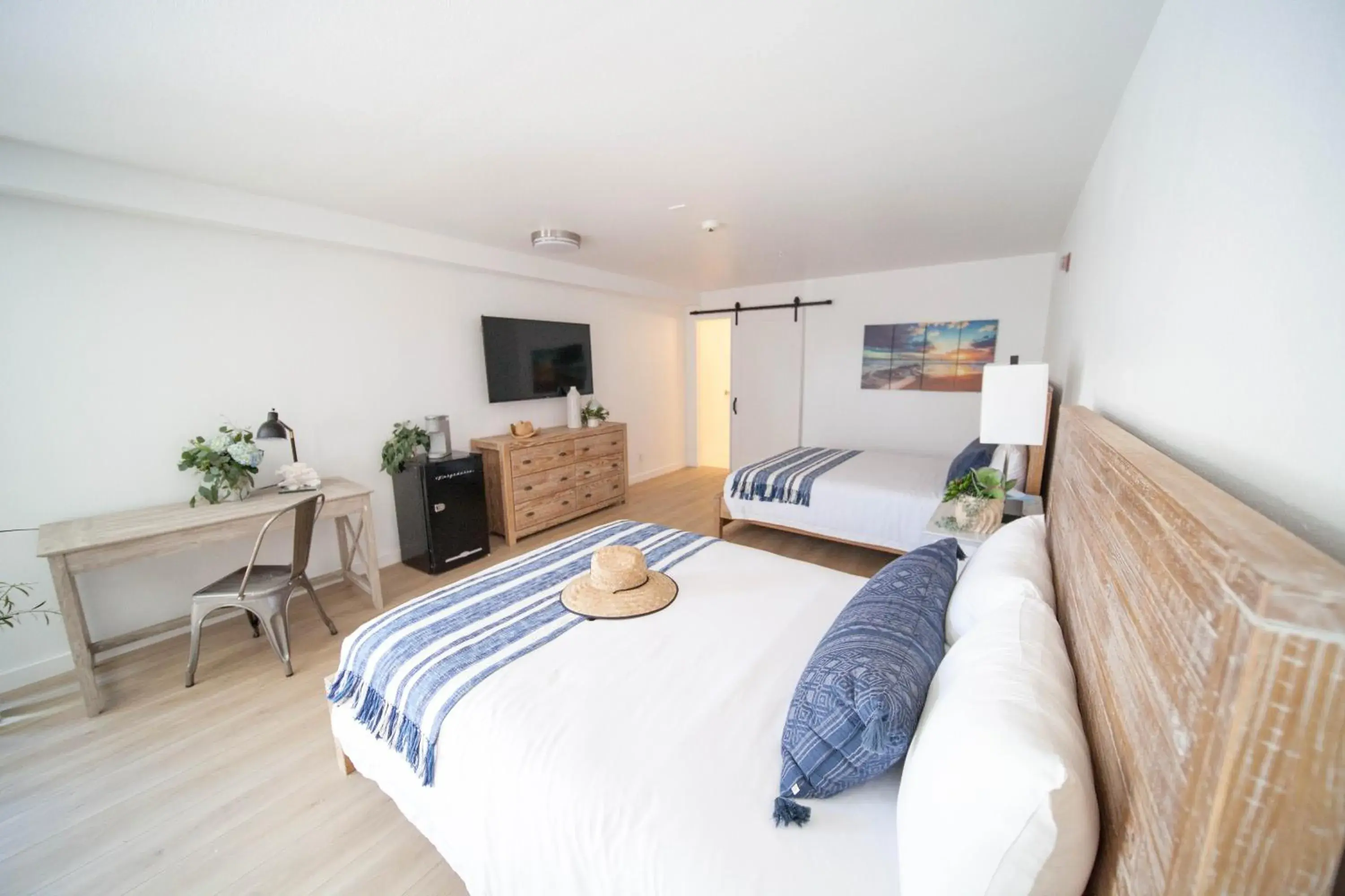 Bed in The Surfbreak Hotel Bed in The Surfbreak Hotel