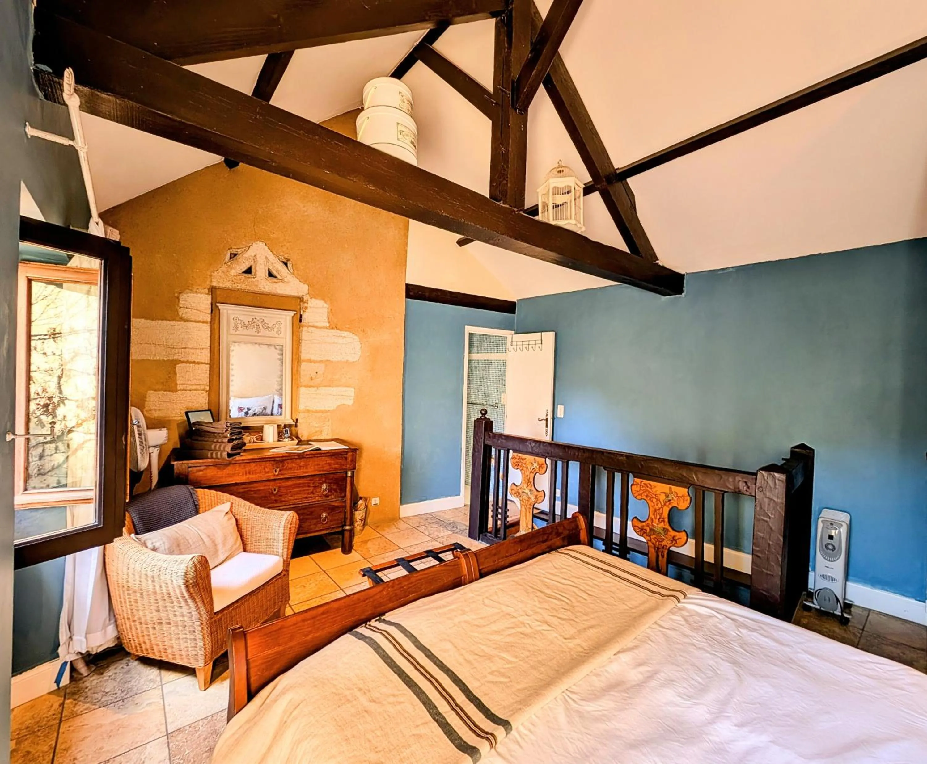 Bed in La Lanterne Chambres d'Hotes