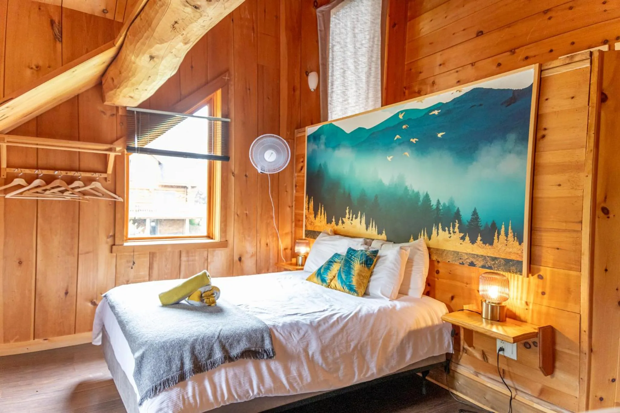 Bed in Auberge Couleurs de France