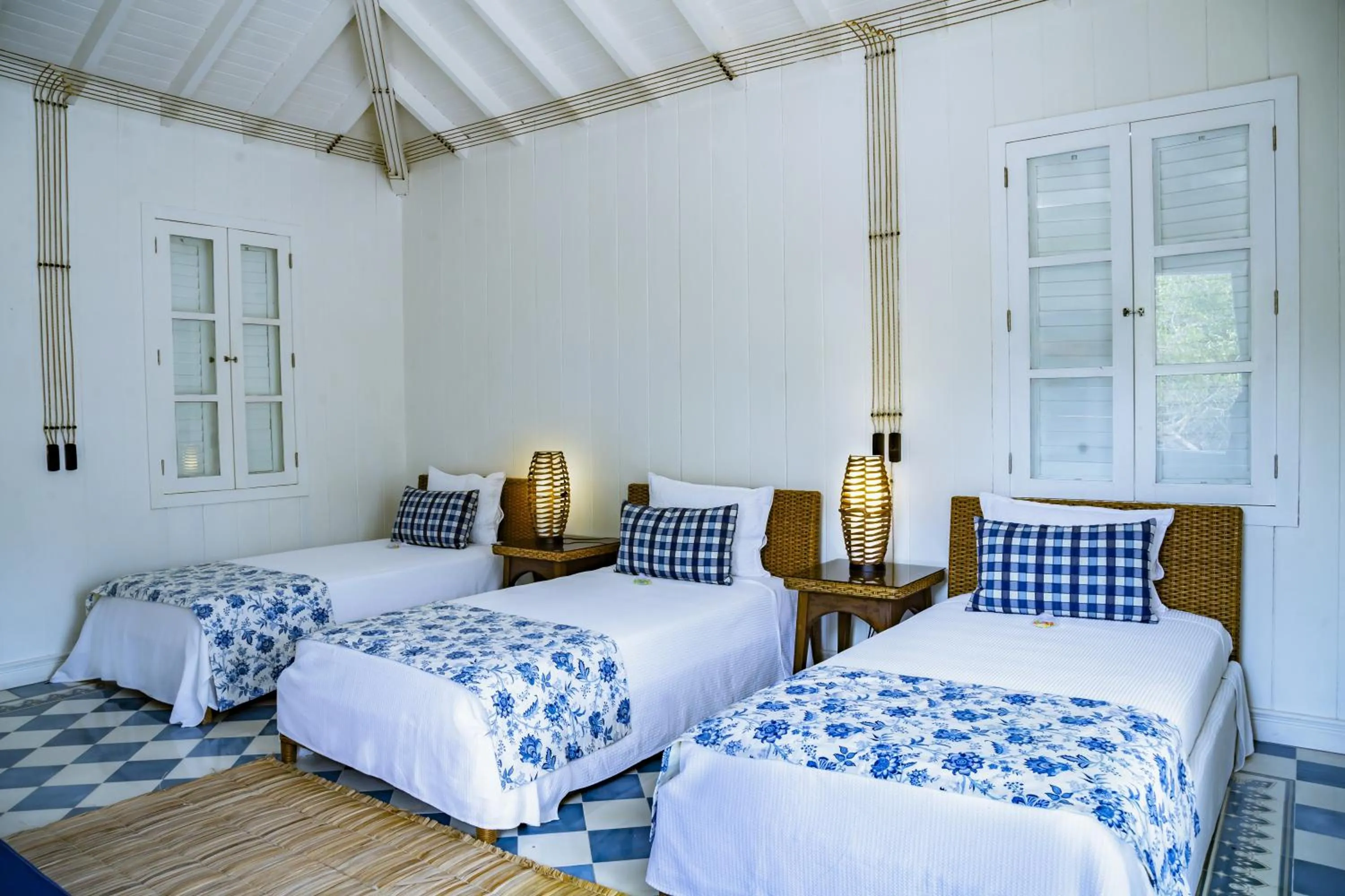 Bed in Hotel Agua Azul Beach Resort