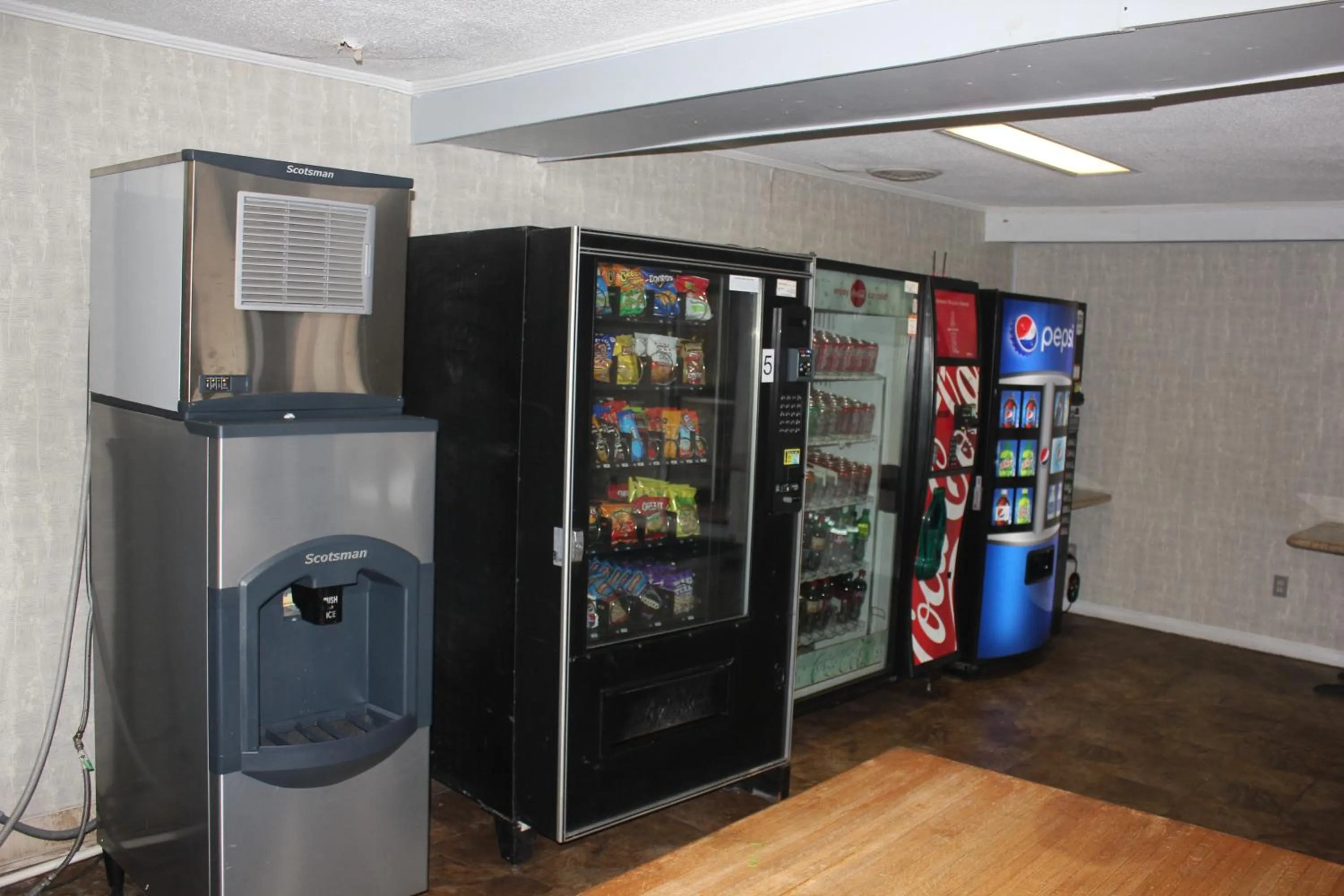 vending machine in Red Carpet Inn - Louisville