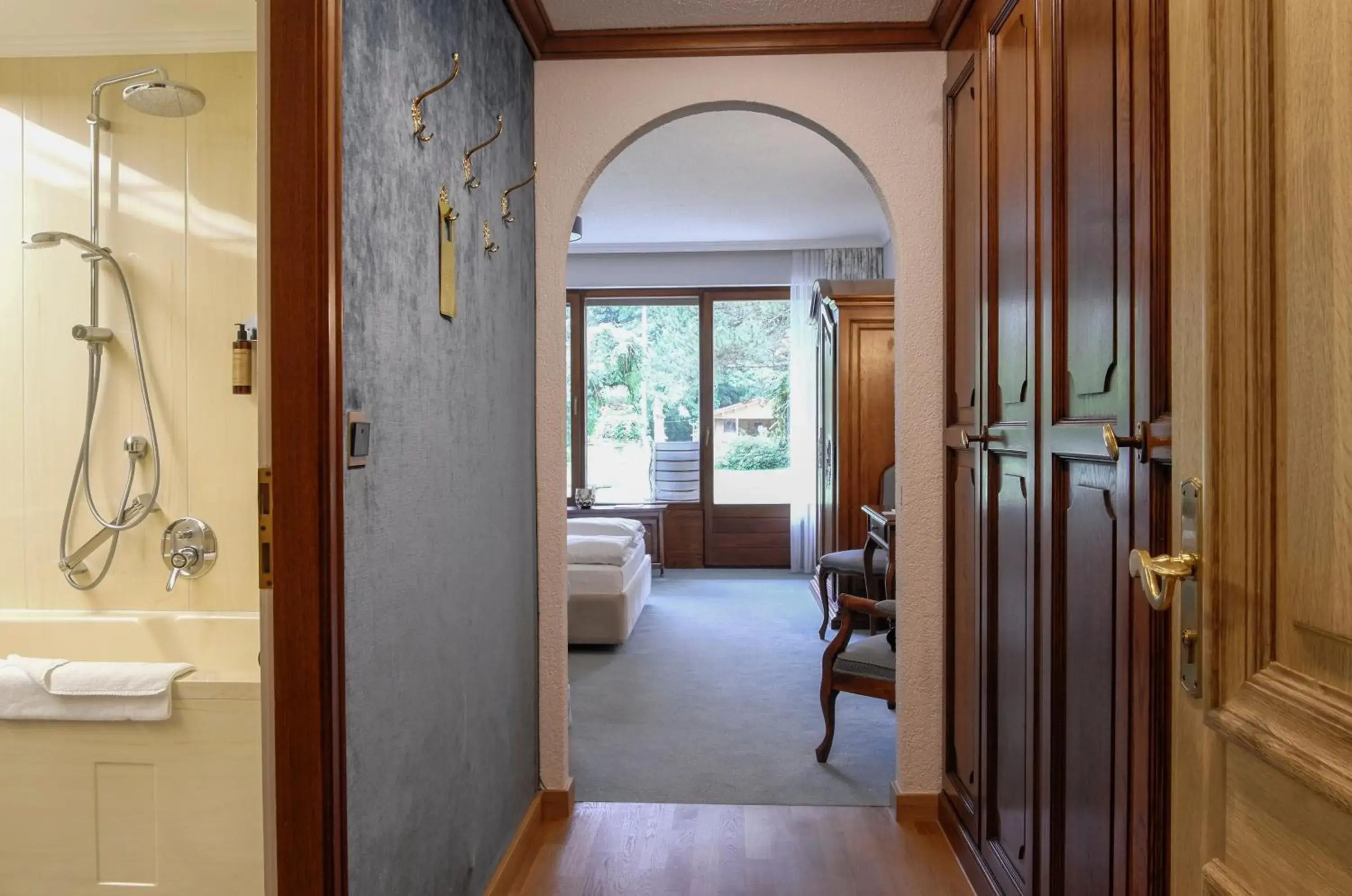 Deluxe Queen Room - single occupancy in Adolphine Garden Deluxe Queen Room - single occupancy in Adolphine Garden