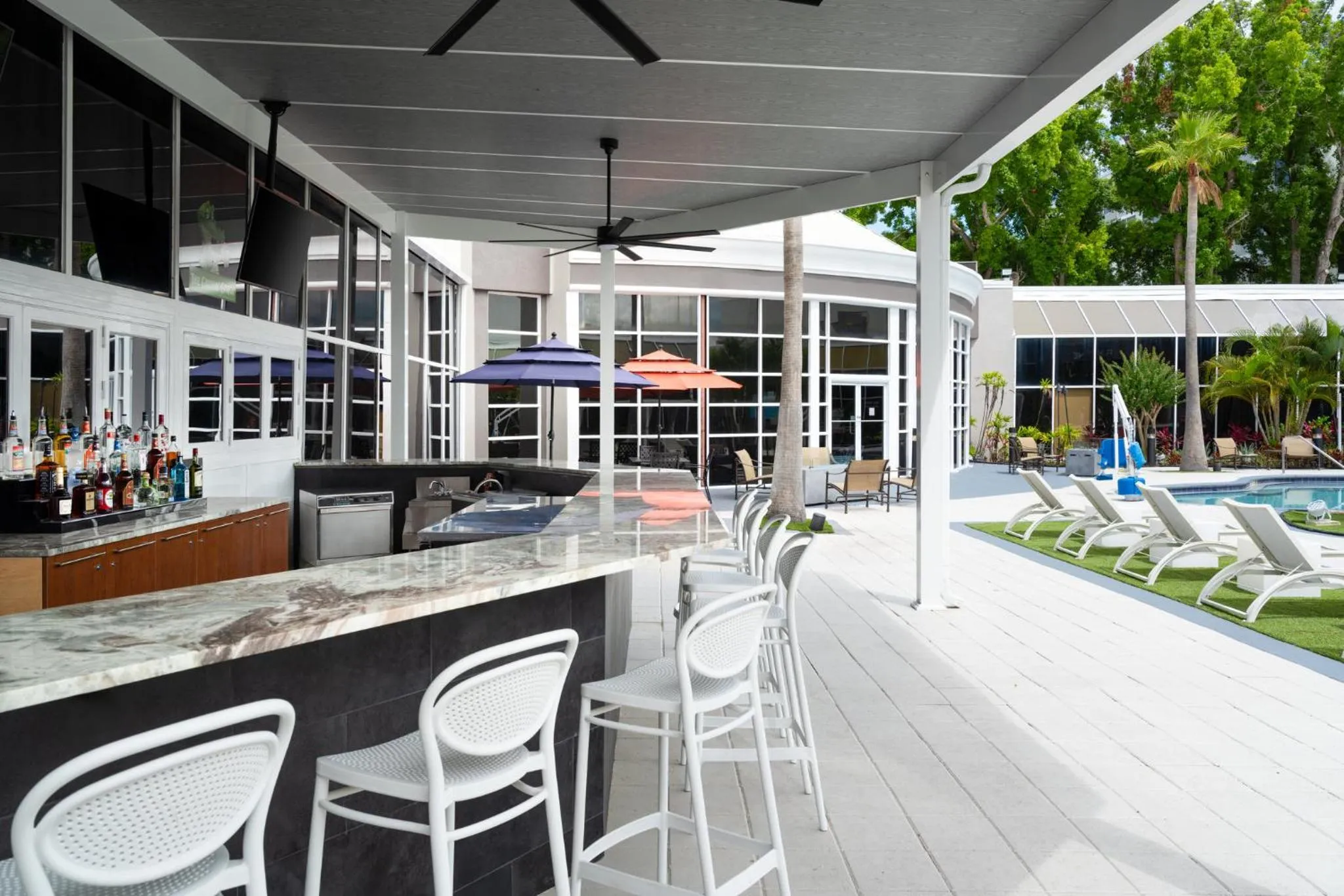 Lounge or bar in Holiday Inn Resort Kissimmee by the Parks by IHG