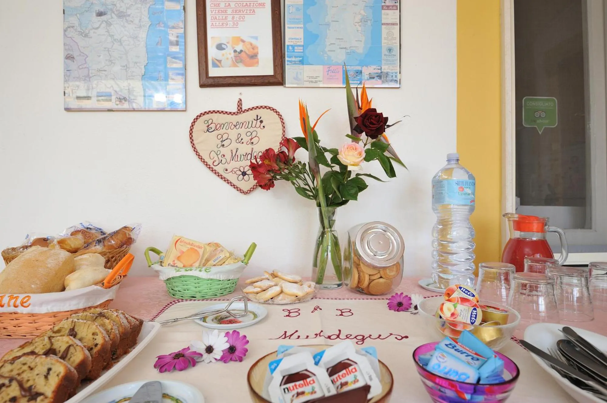 Italian breakfast in B&B Is Murdegus