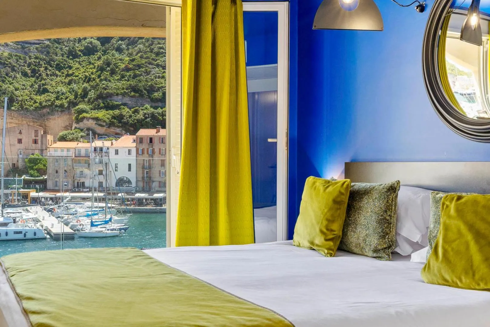 Bedroom, Bed in Solemare