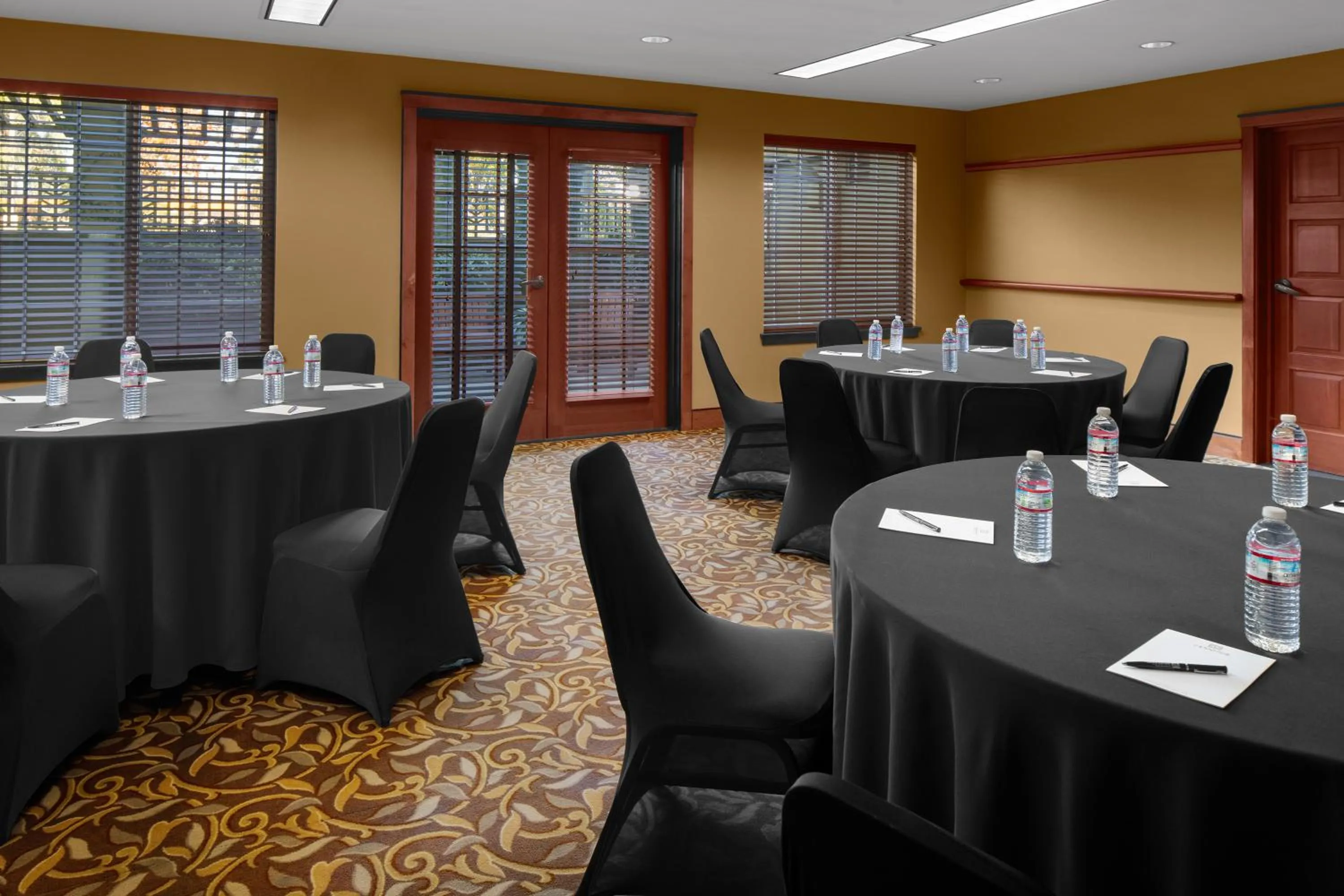 Meeting/conference room in Larkspur Landing Extended Stay Suites Sacramento