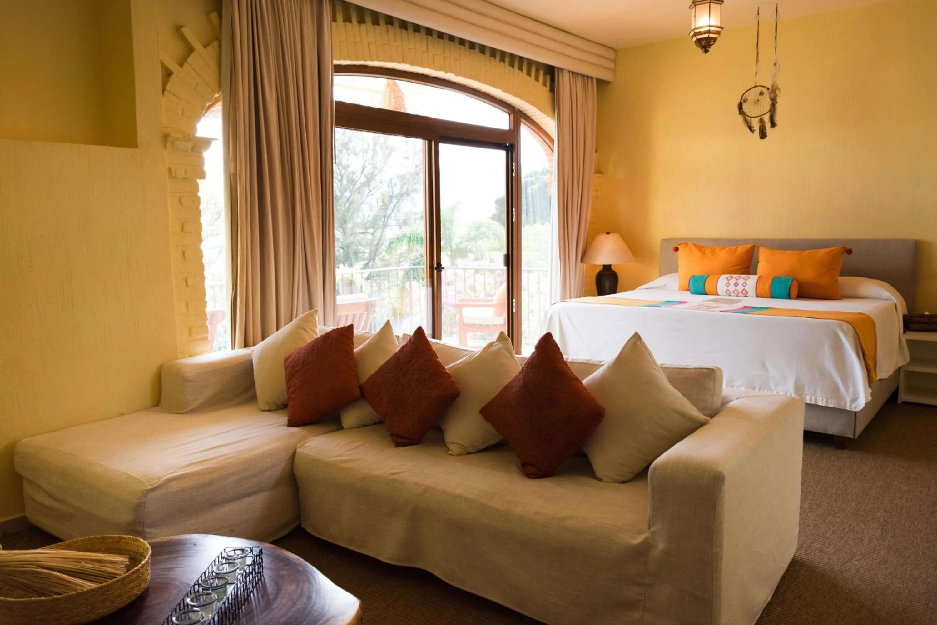 Bed in El Chante Spa Hotel