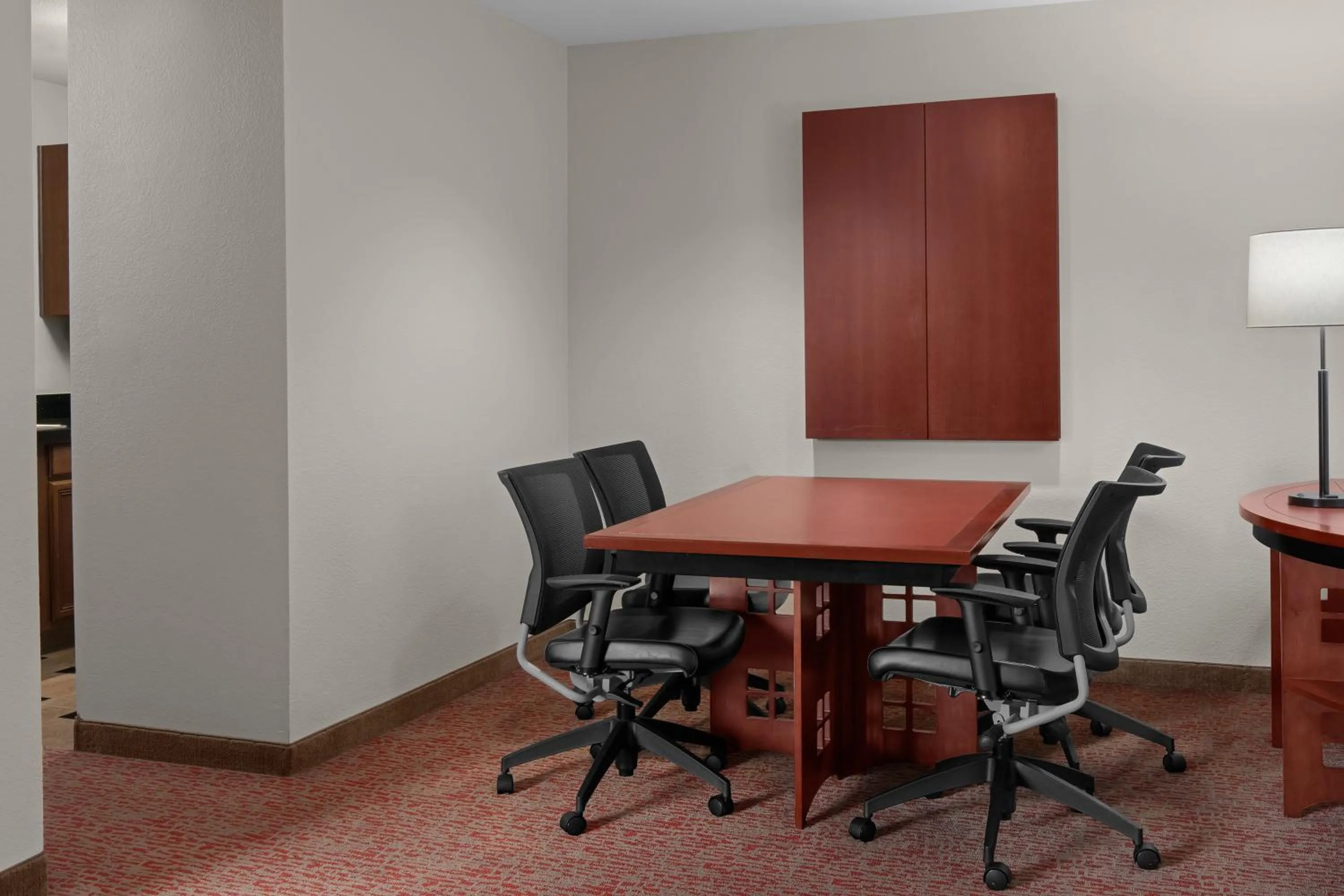 Dining area in Larkspur Landing Extended Stay Suites South San Francisco