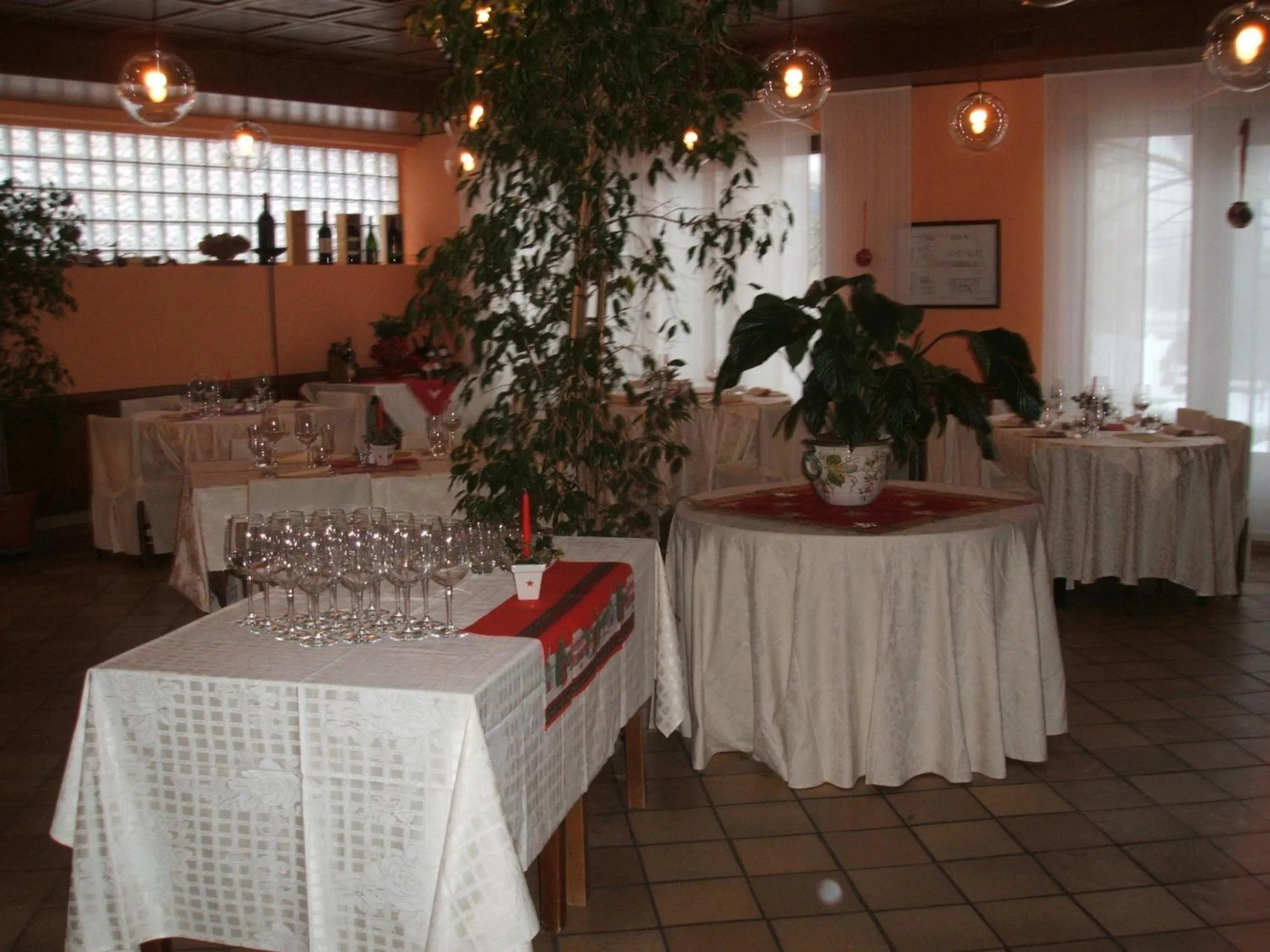 Restaurant/places to eat in Albergo Michieletto