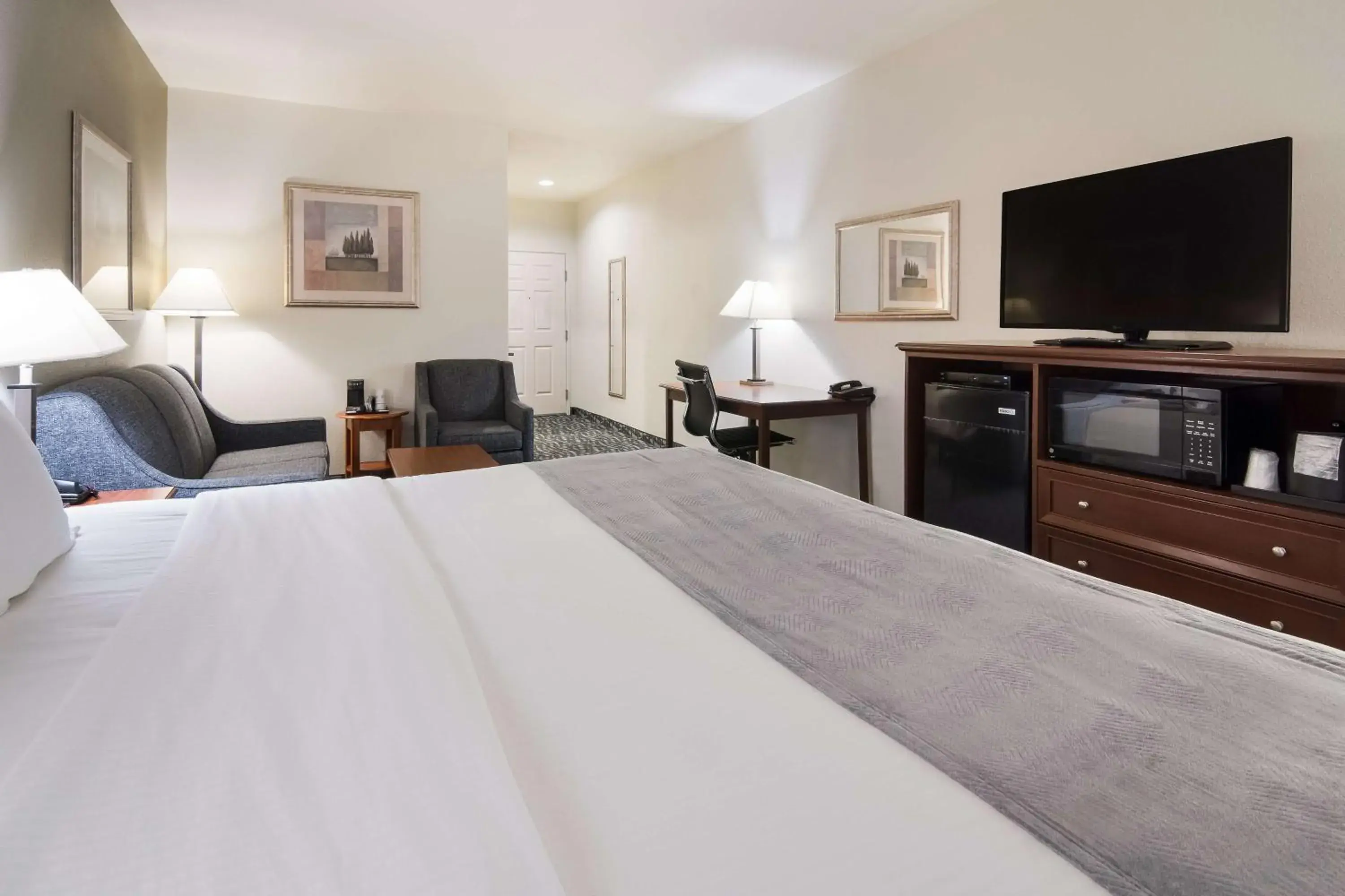 Photo of the whole room, Bed in Best Western Comanche Inn Photo of the whole room, Bed in Best Western Comanche Inn