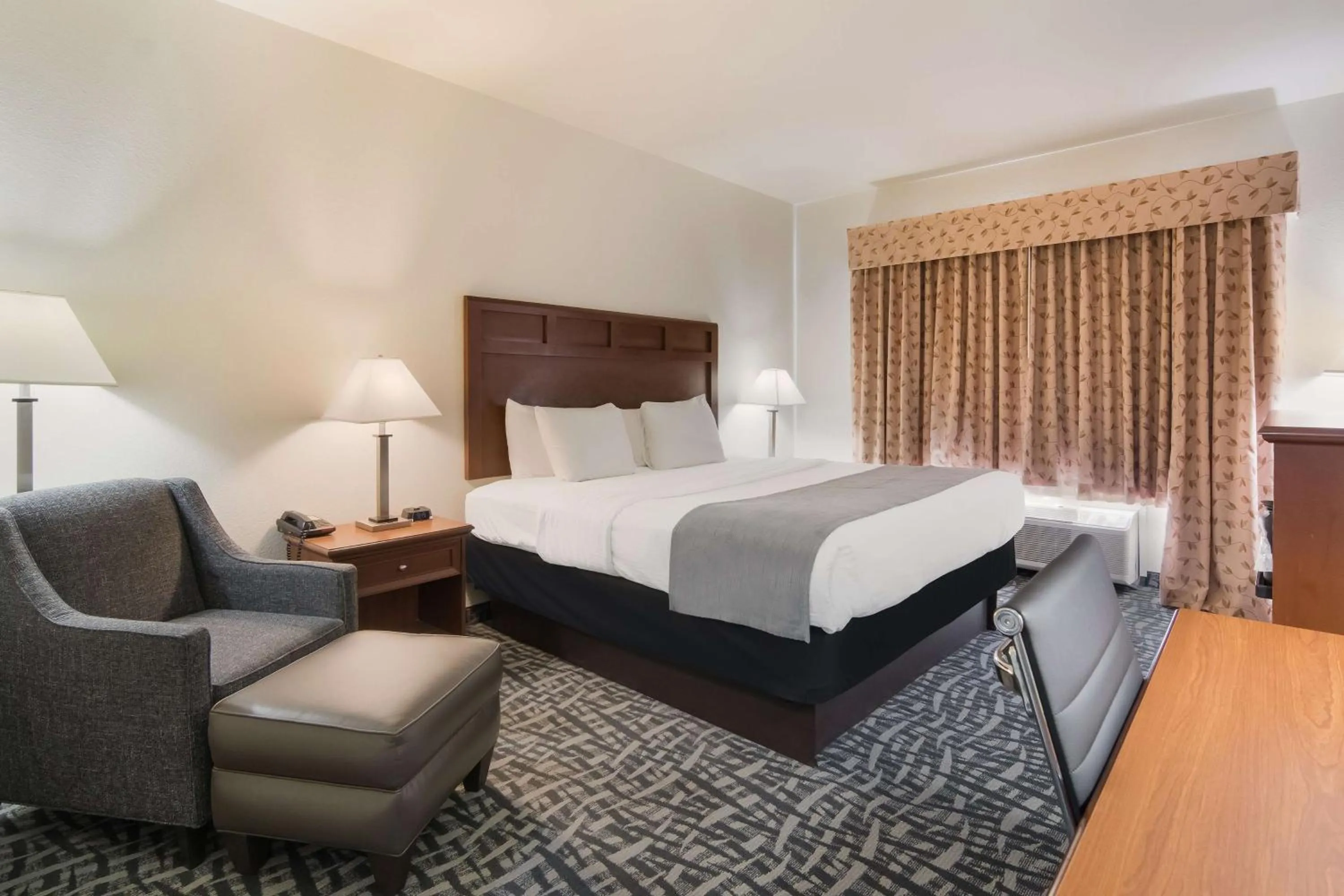 Bedroom, Bed in Best Western Comanche Inn