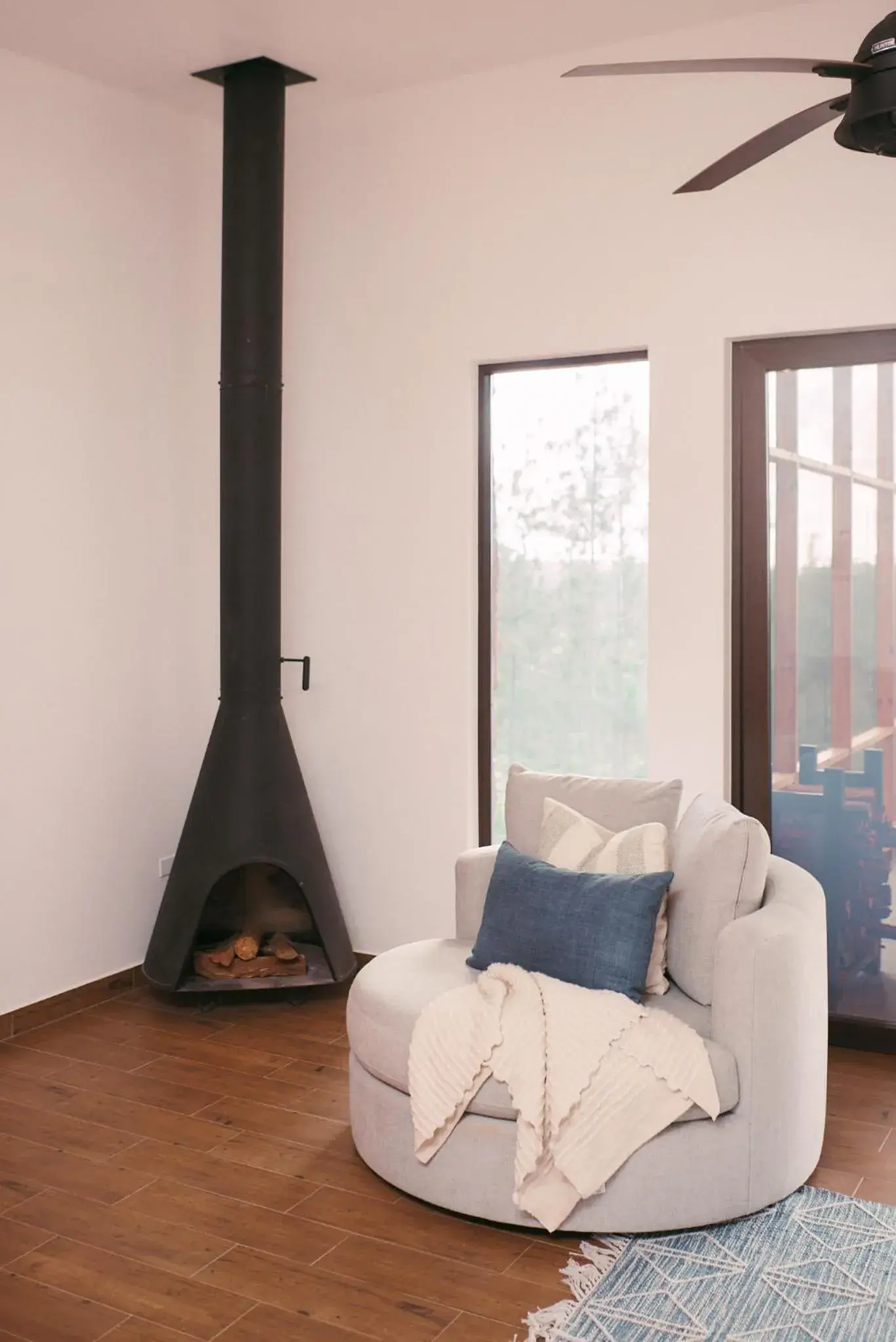 Living room in Hidden Valley Wilderness Lodge Living room in Hidden Valley Wilderness Lodge