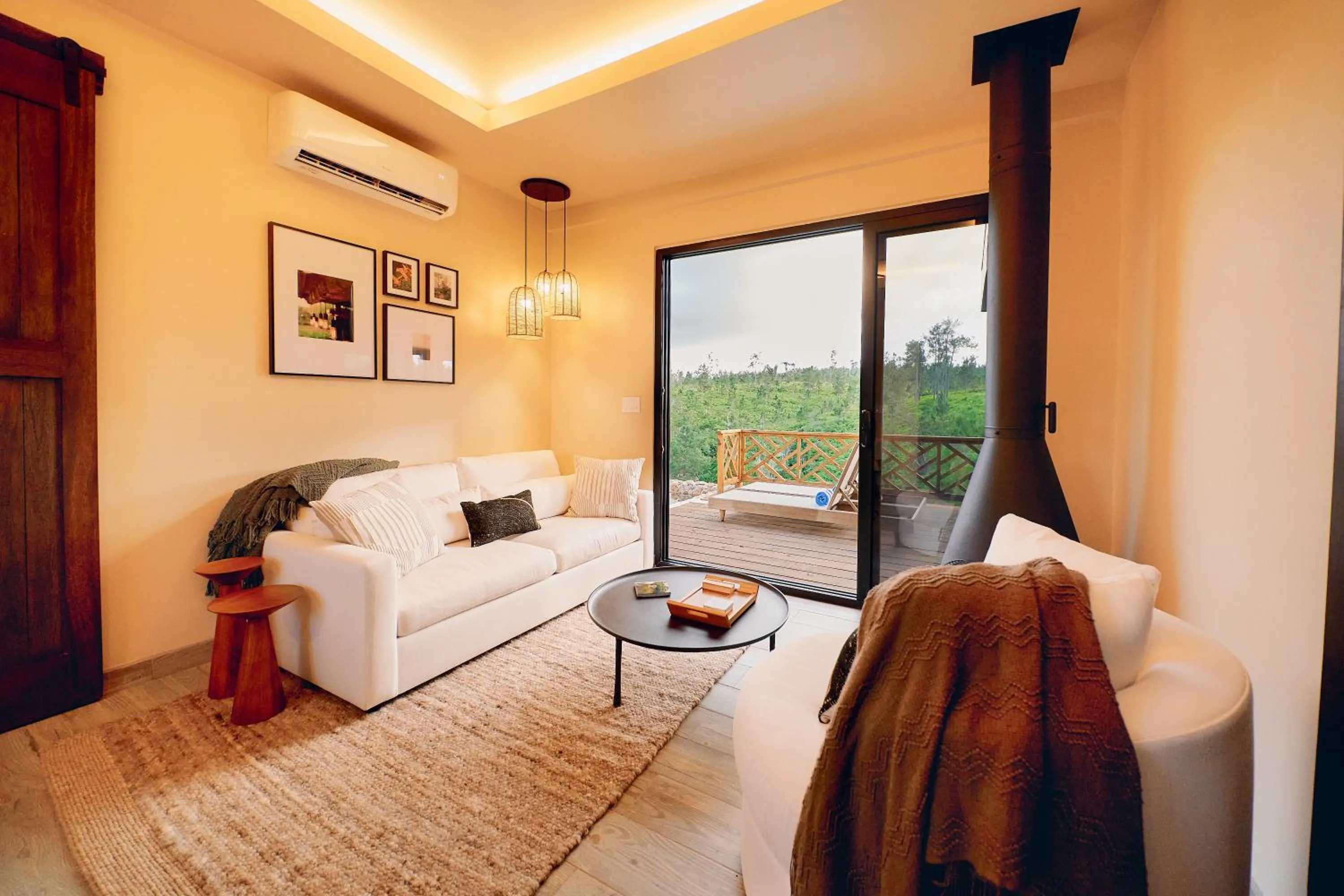 Bed in Hidden Valley Wilderness Lodge