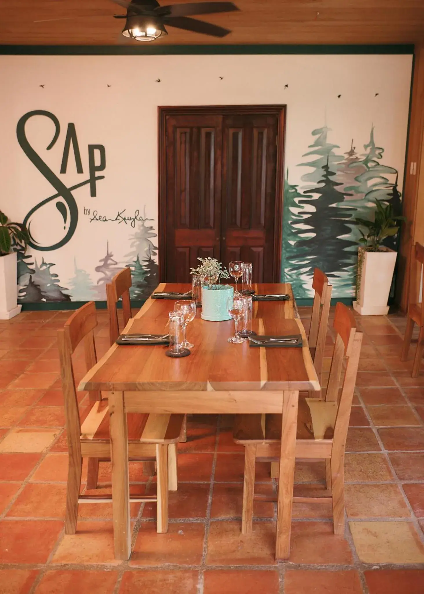 Restaurant/places to eat in Hidden Valley Wilderness Lodge Restaurant/places to eat in Hidden Valley Wilderness Lodge