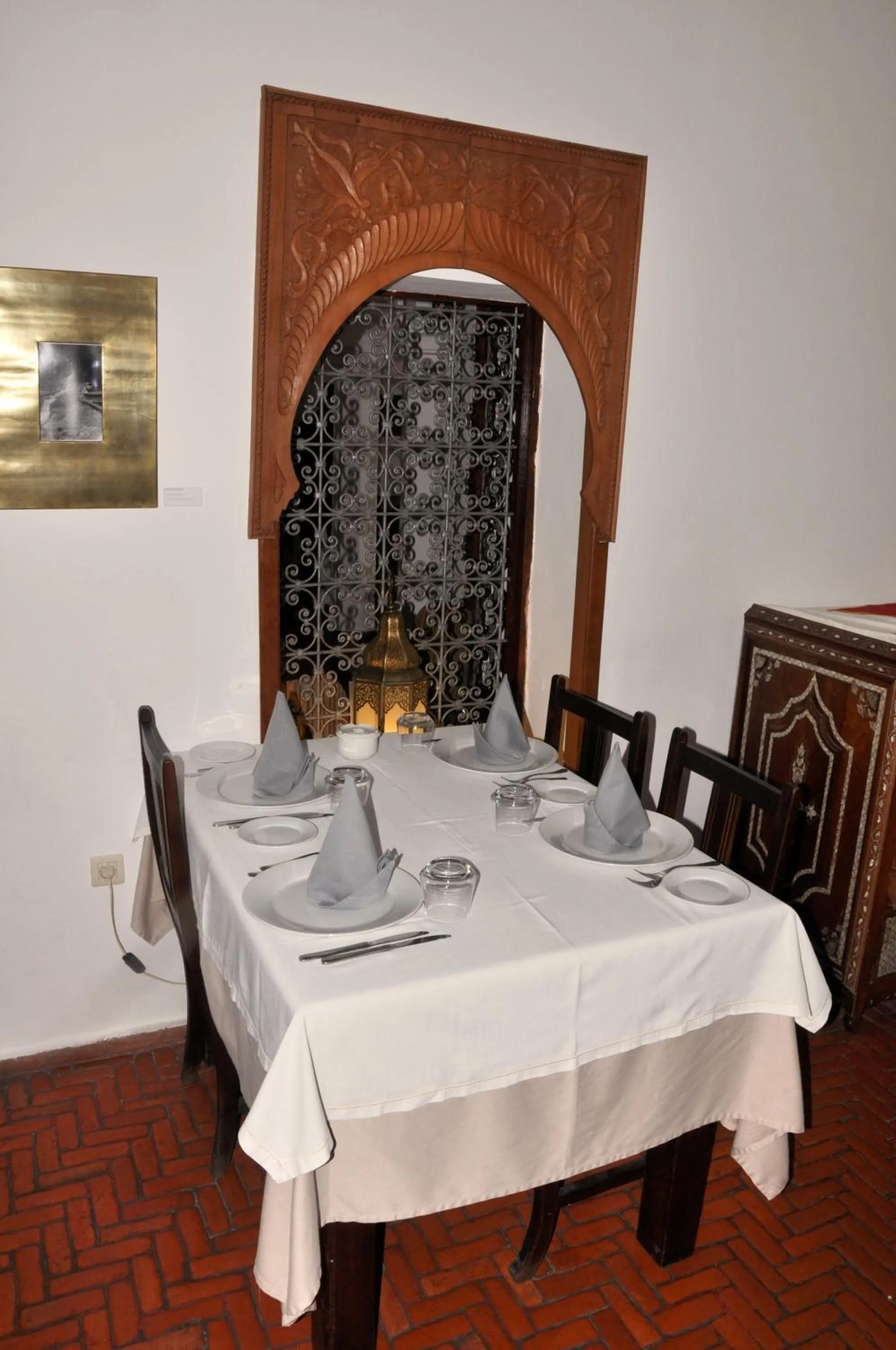 Restaurant/places to eat in Hotel Blanco Riad