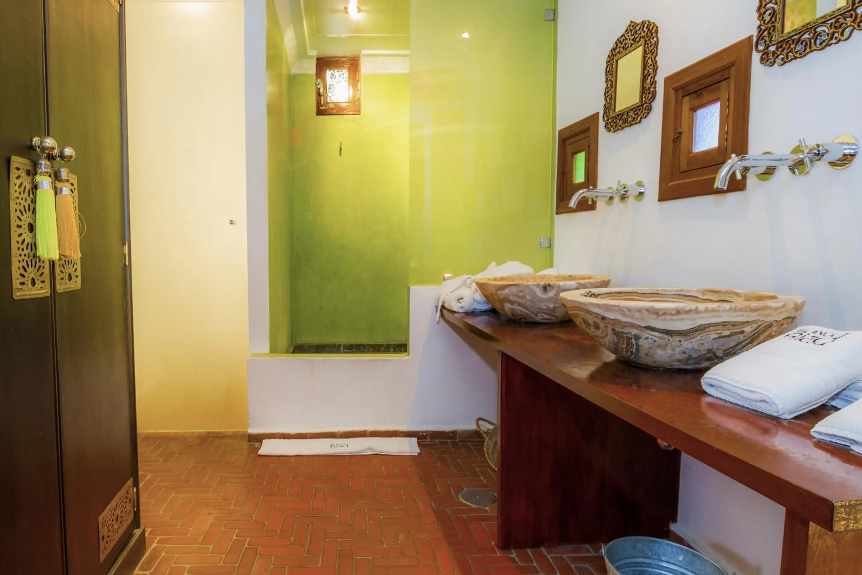 Bathroom in Hotel Blanco Riad