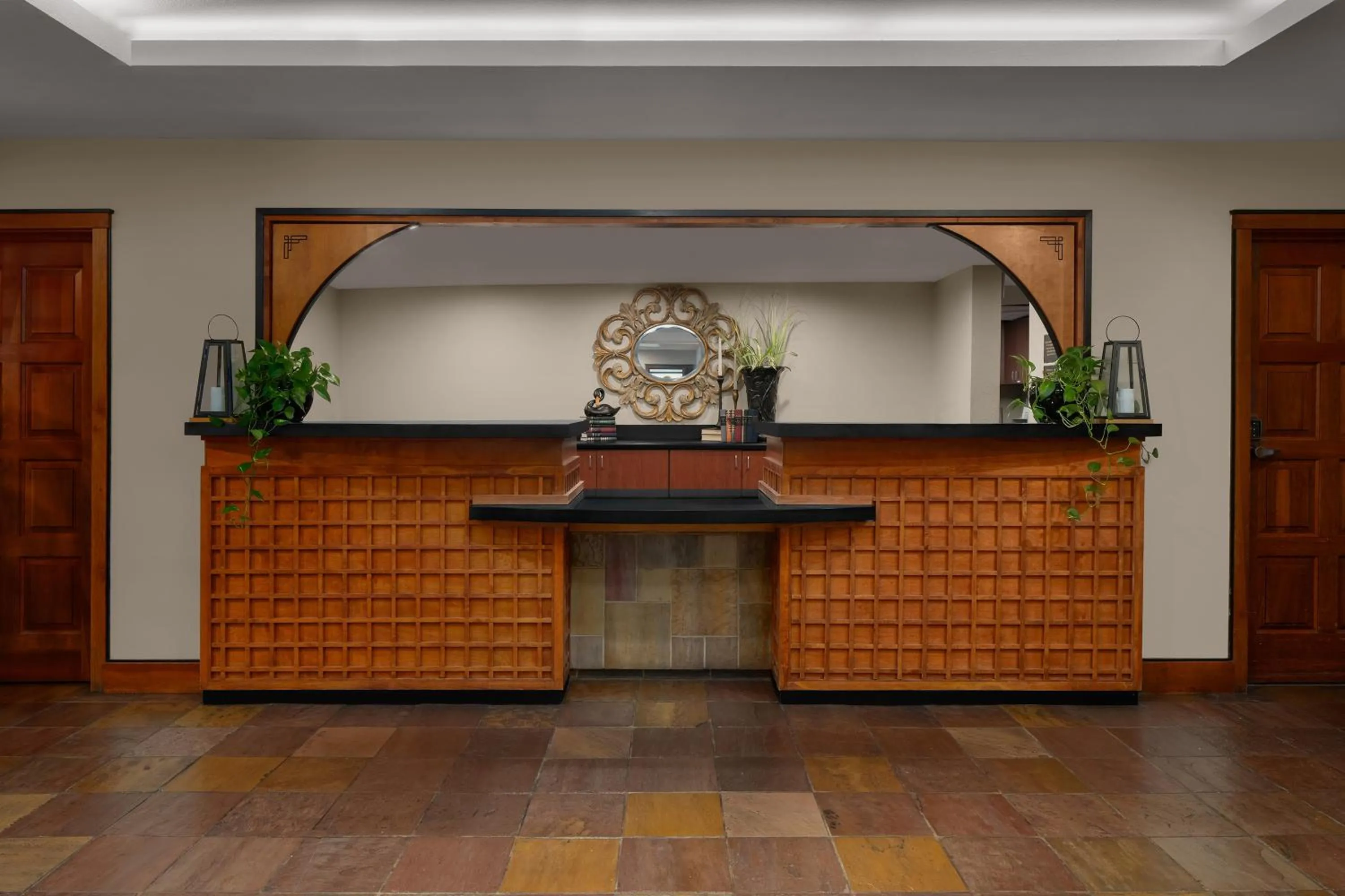 Lobby or reception in Larkspur Landing Extended Stay Suites Campbell