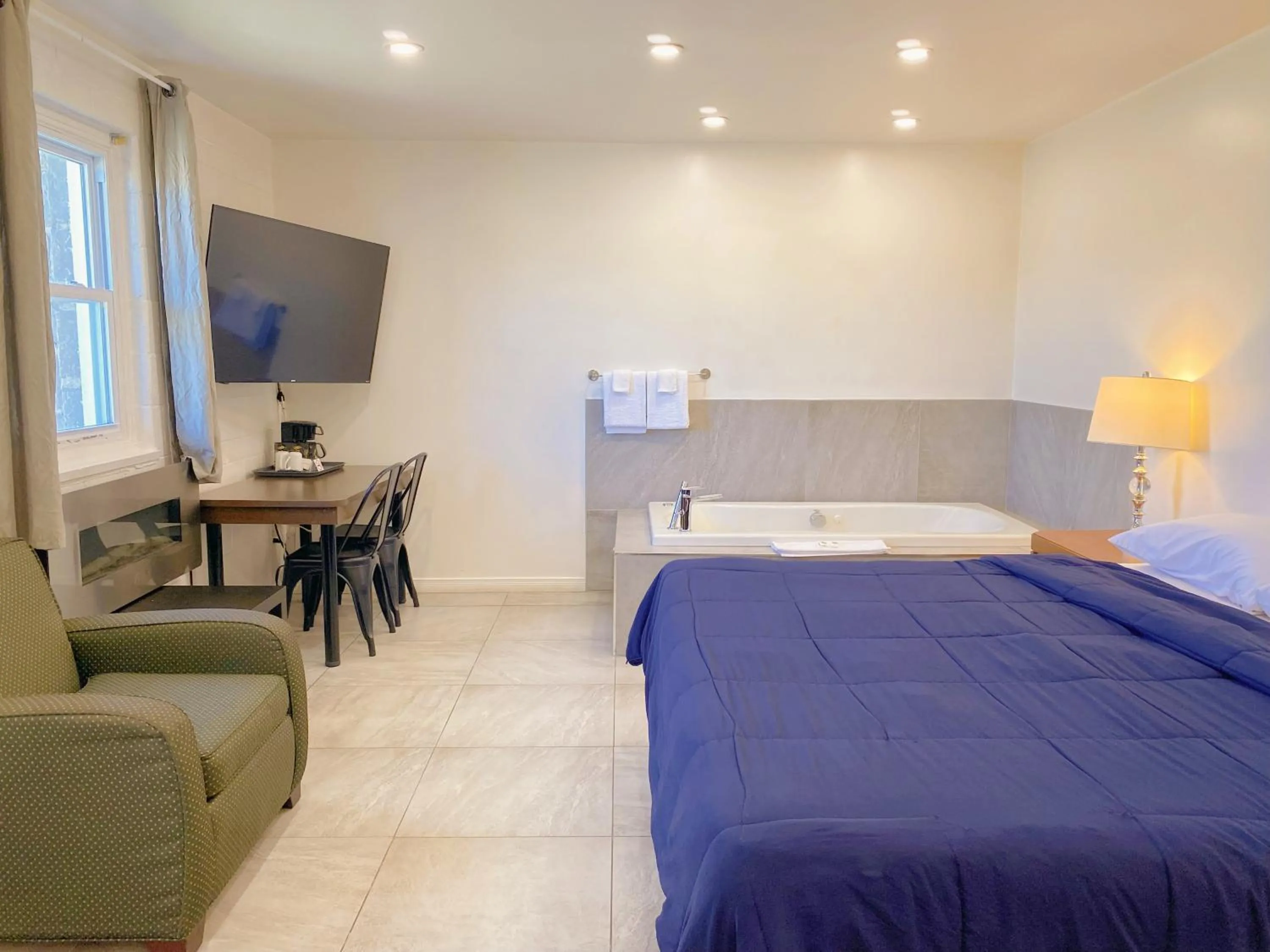 Bed in Motel Grande Ile