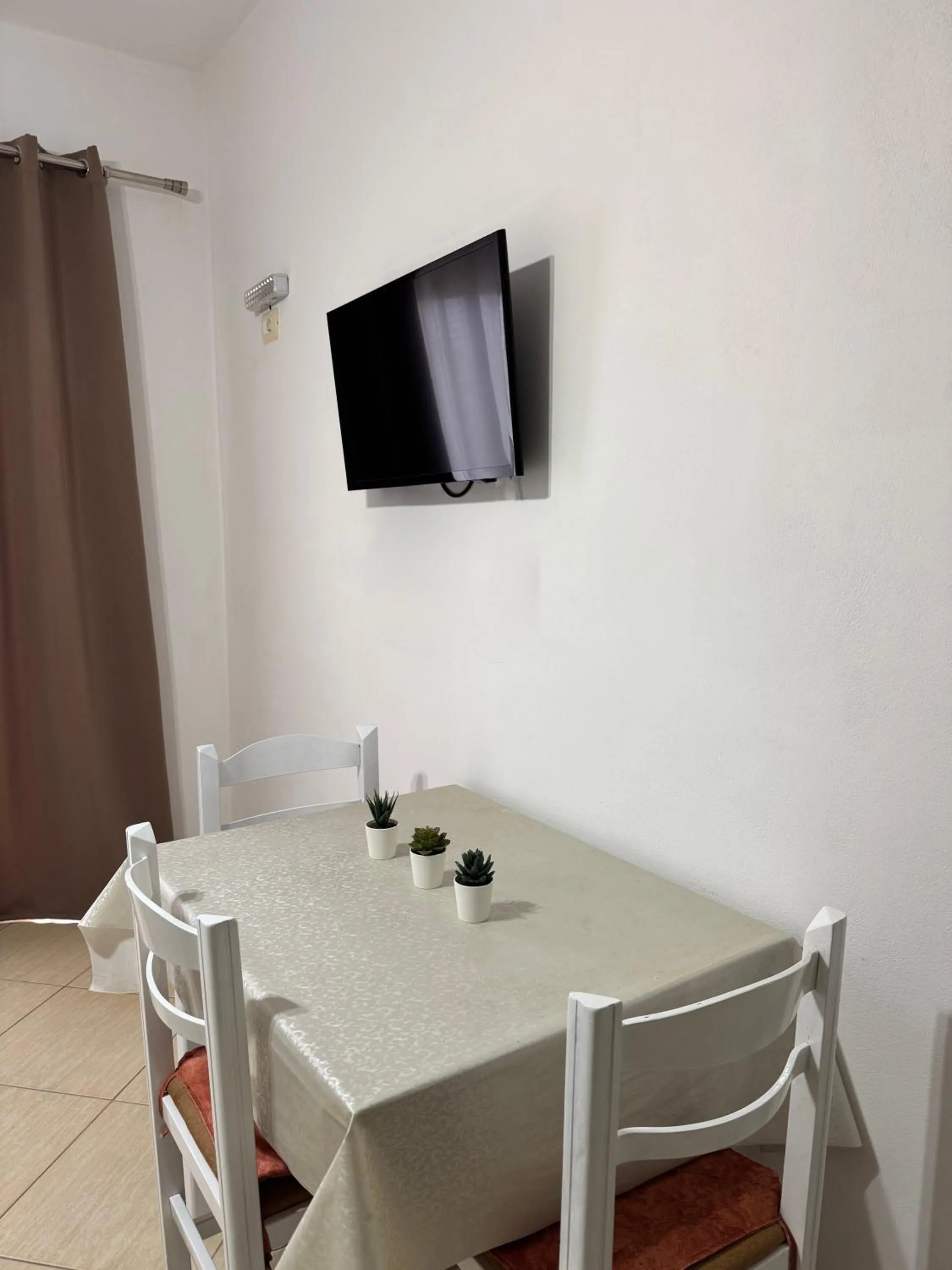 Two-Bedroom Apartment in Vila Spiro