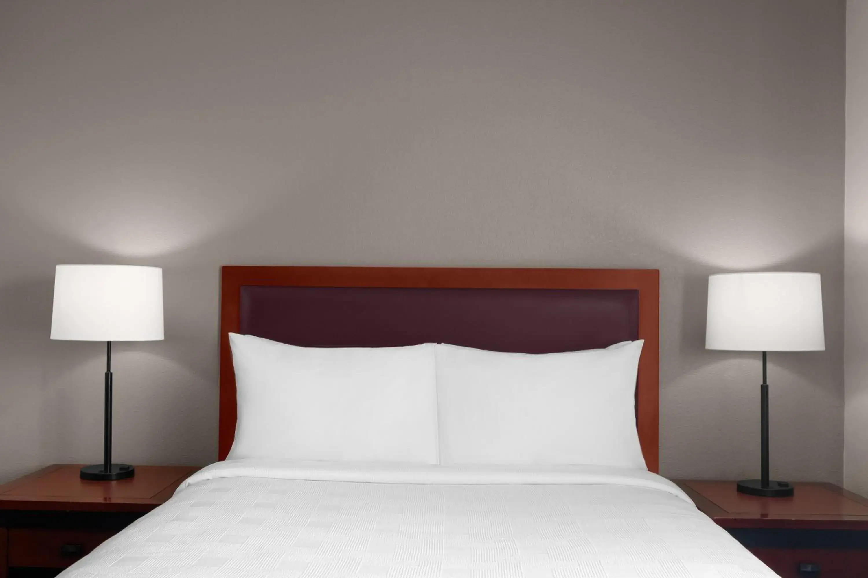 Bed in Larkspur Landing Extended Stay Suites Sunnyvale Bed in Larkspur Landing Extended Stay Suites Sunnyvale