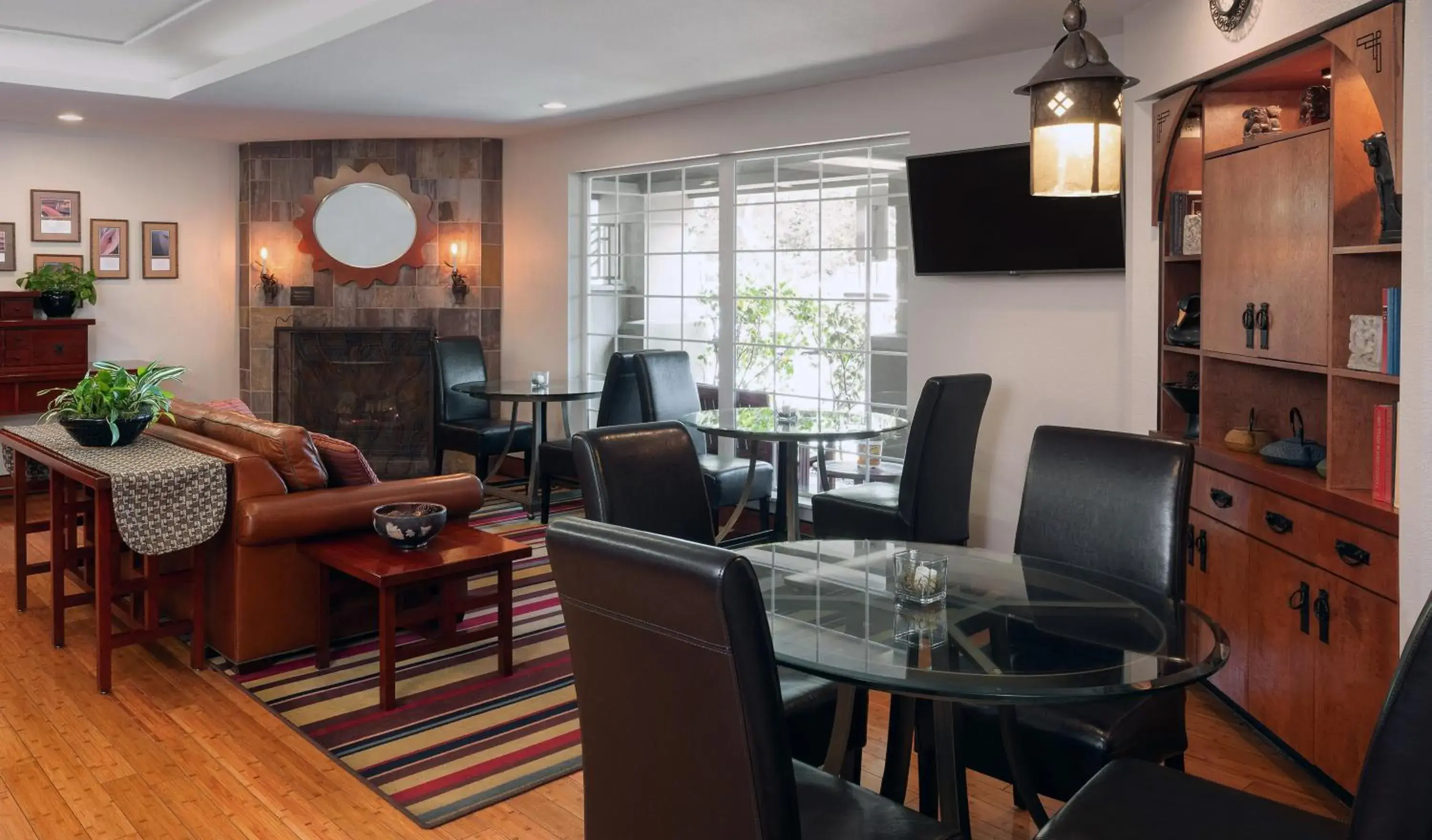 Lobby or reception in Larkspur Landing Extended Stay Suites Sunnyvale Lobby or reception in Larkspur Landing Extended Stay Suites Sunnyvale