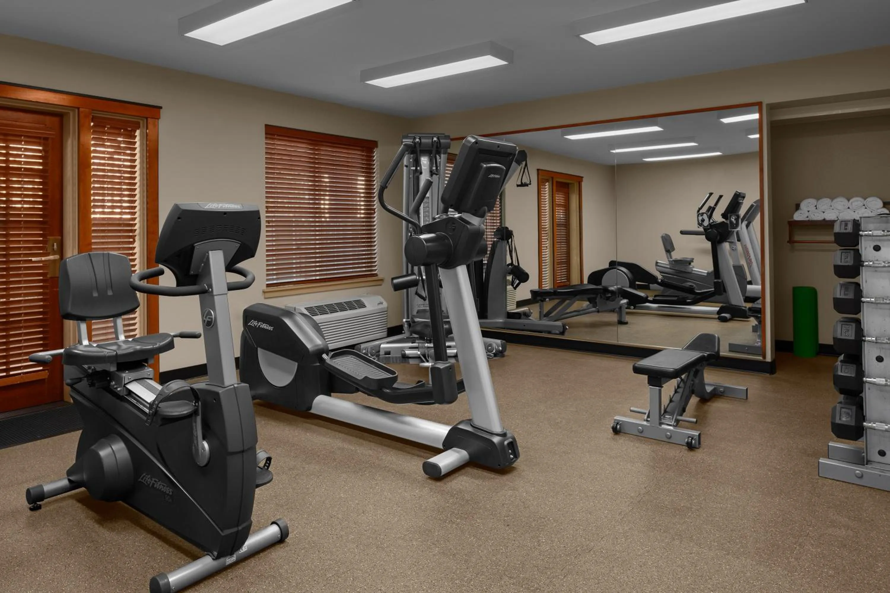 Fitness centre/facilities in Larkspur Landing Extended Stay Suites Sunnyvale