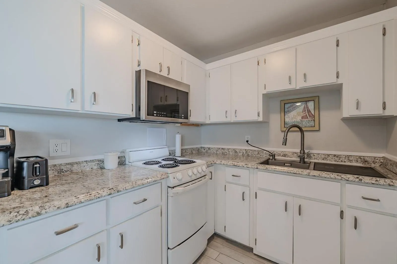 Kitchen or kitchenette in Coastal Waters