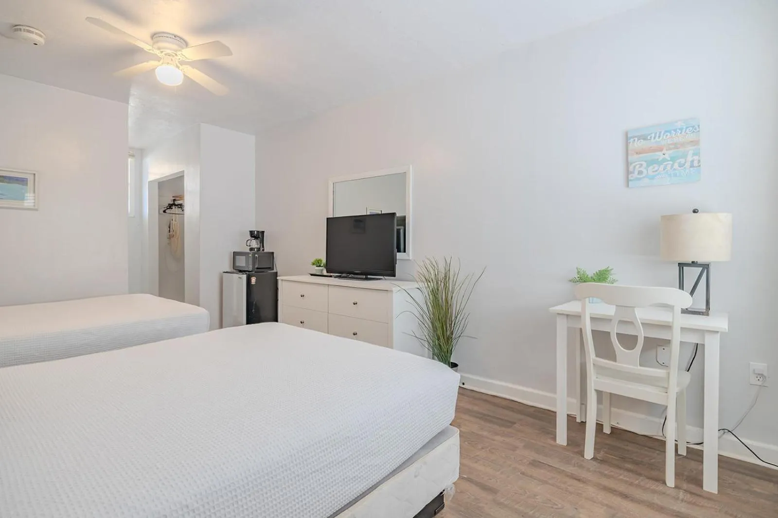 Bedroom, Bed in Coastal Waters