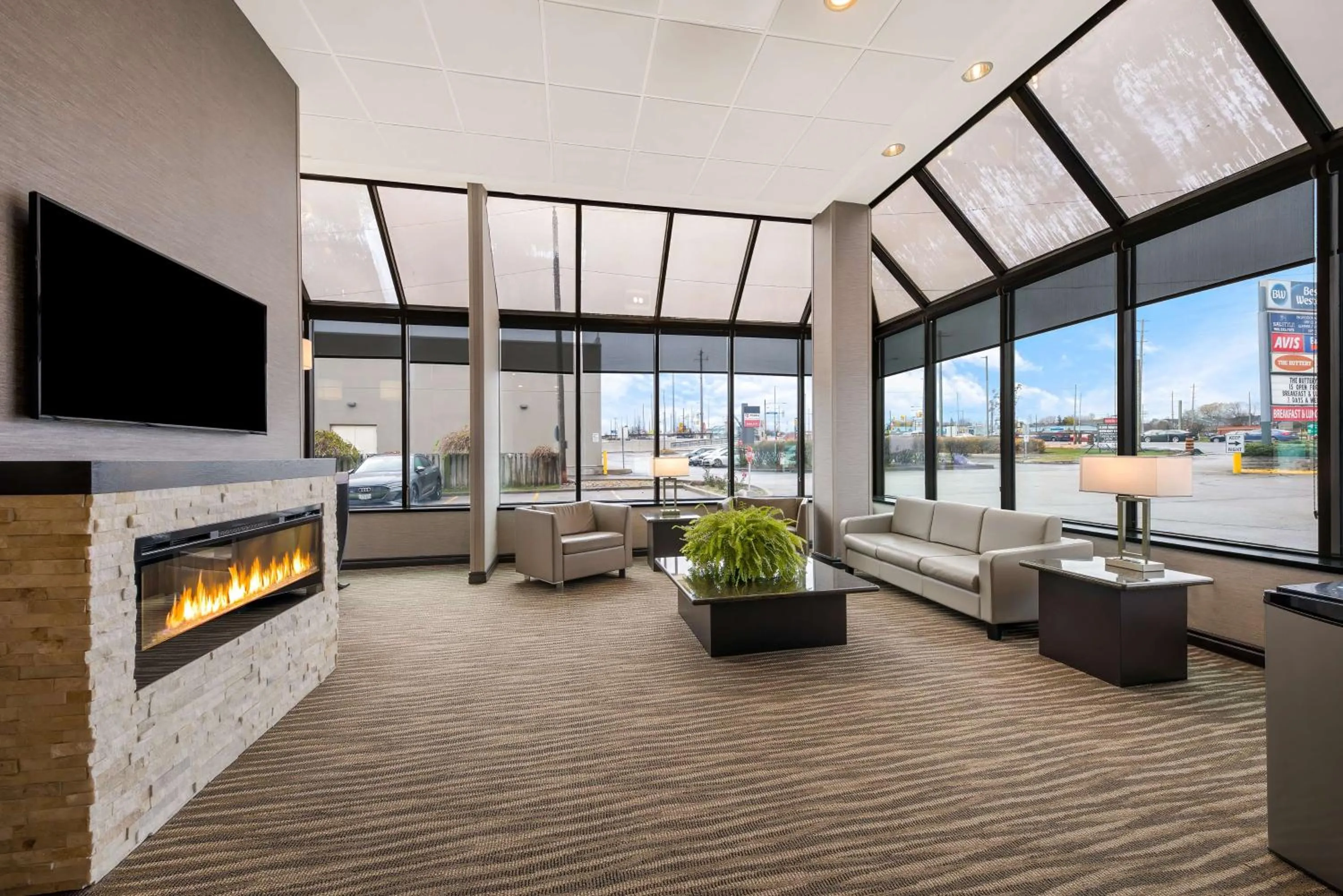 Lobby or reception in Best Western Voyageur Place Hotel