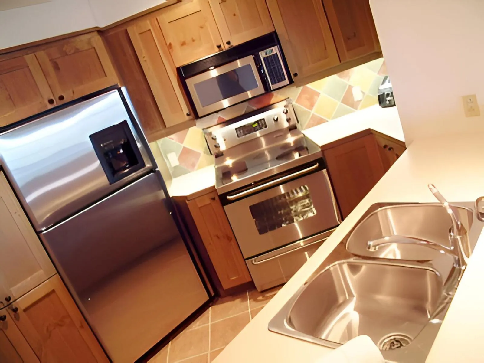 microwave in Luxurious Equinoxe Ski-in/Ski-out